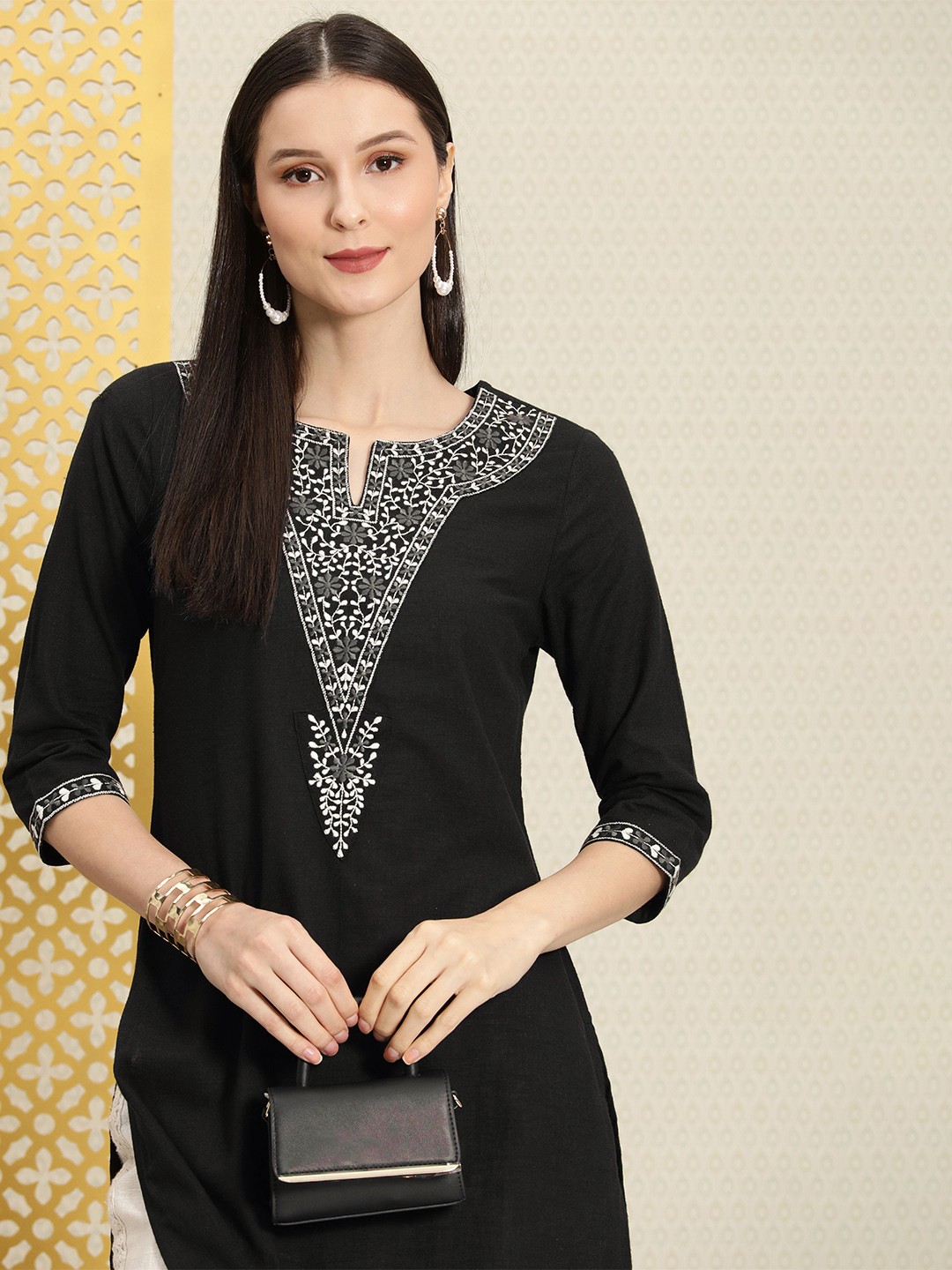 

House of Pataudi Women Black Floral Embroidered Pure Cotton Rozana Straight Kurta