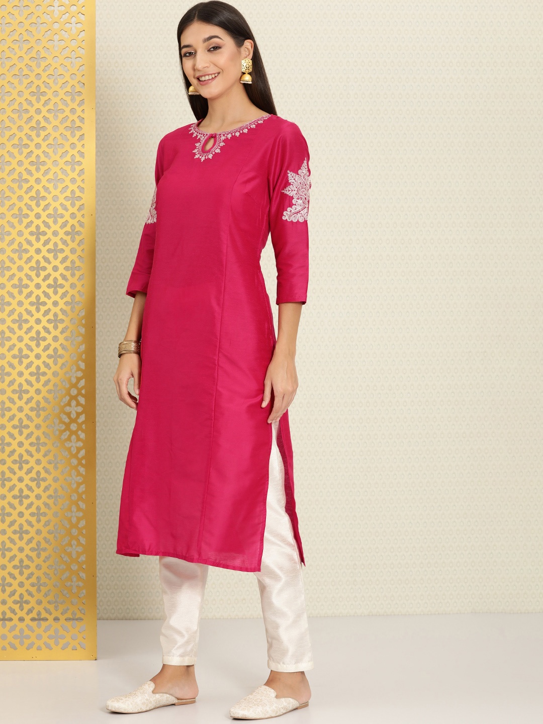 

House of Pataudi Women Pink Embroidered Keyhole Neck Thread Work Jashn Kurta