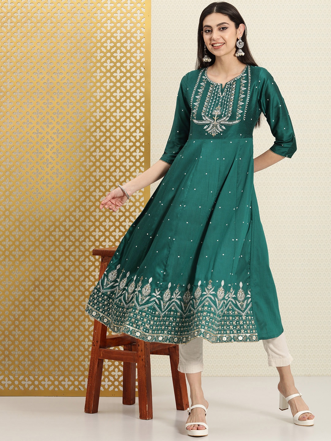 

House of Pataudi Floral Sequined Zari Work Anarkali Jashn Kurta, Green