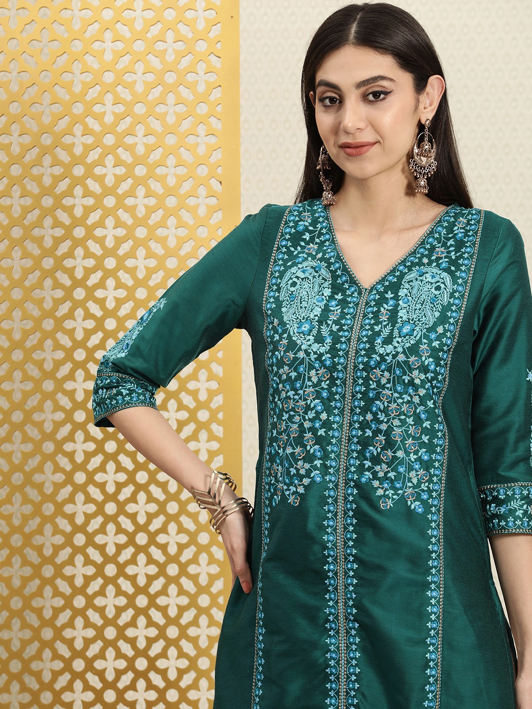 

House of Pataudi Floral Embroidered Thread Work Jashn Kurta, Green
