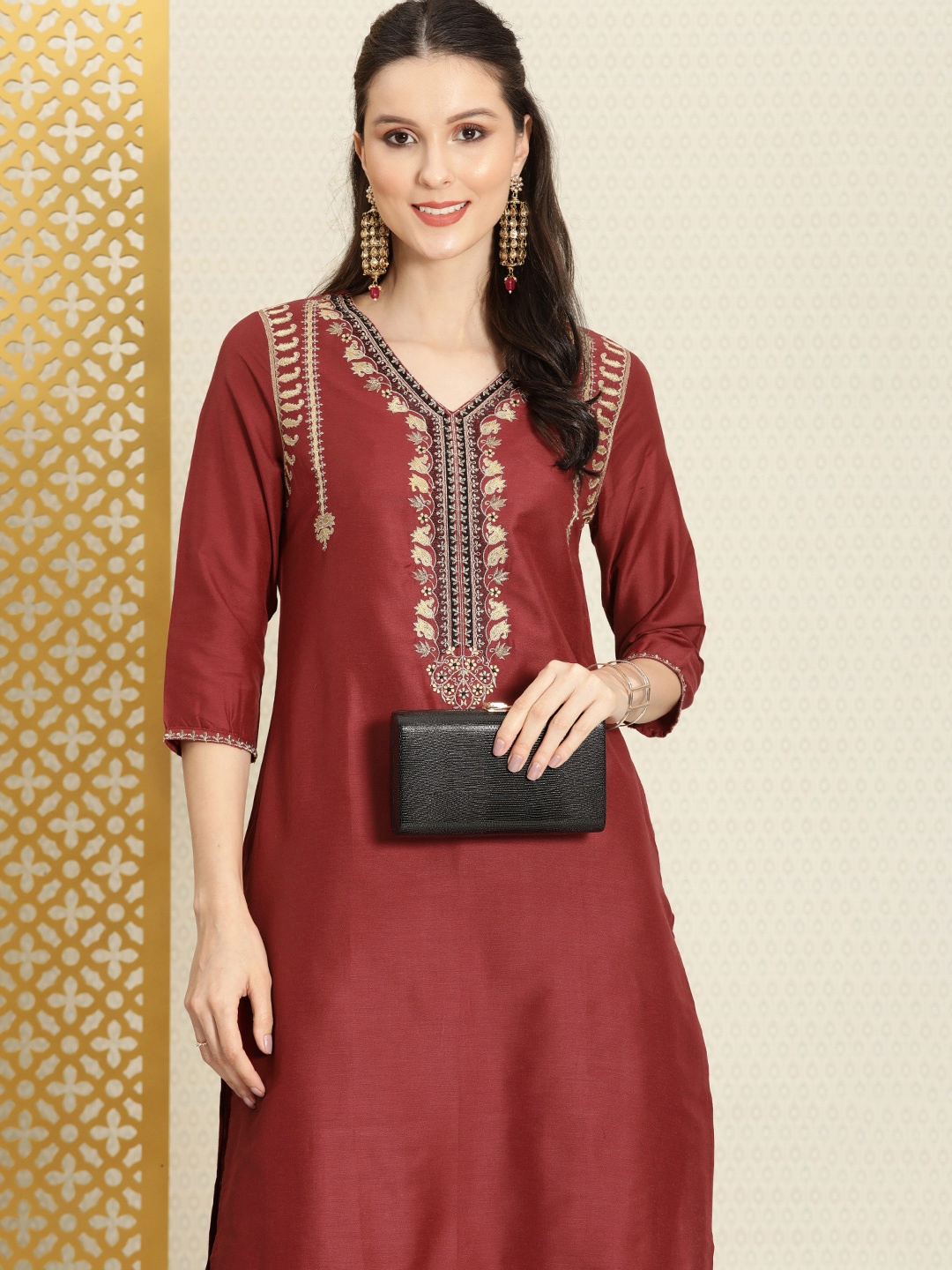 

House of Pataudi Women Red & Gold-Toned Ethnic Motifs Yoke Design Flared Sleeves Thread Work Kurta