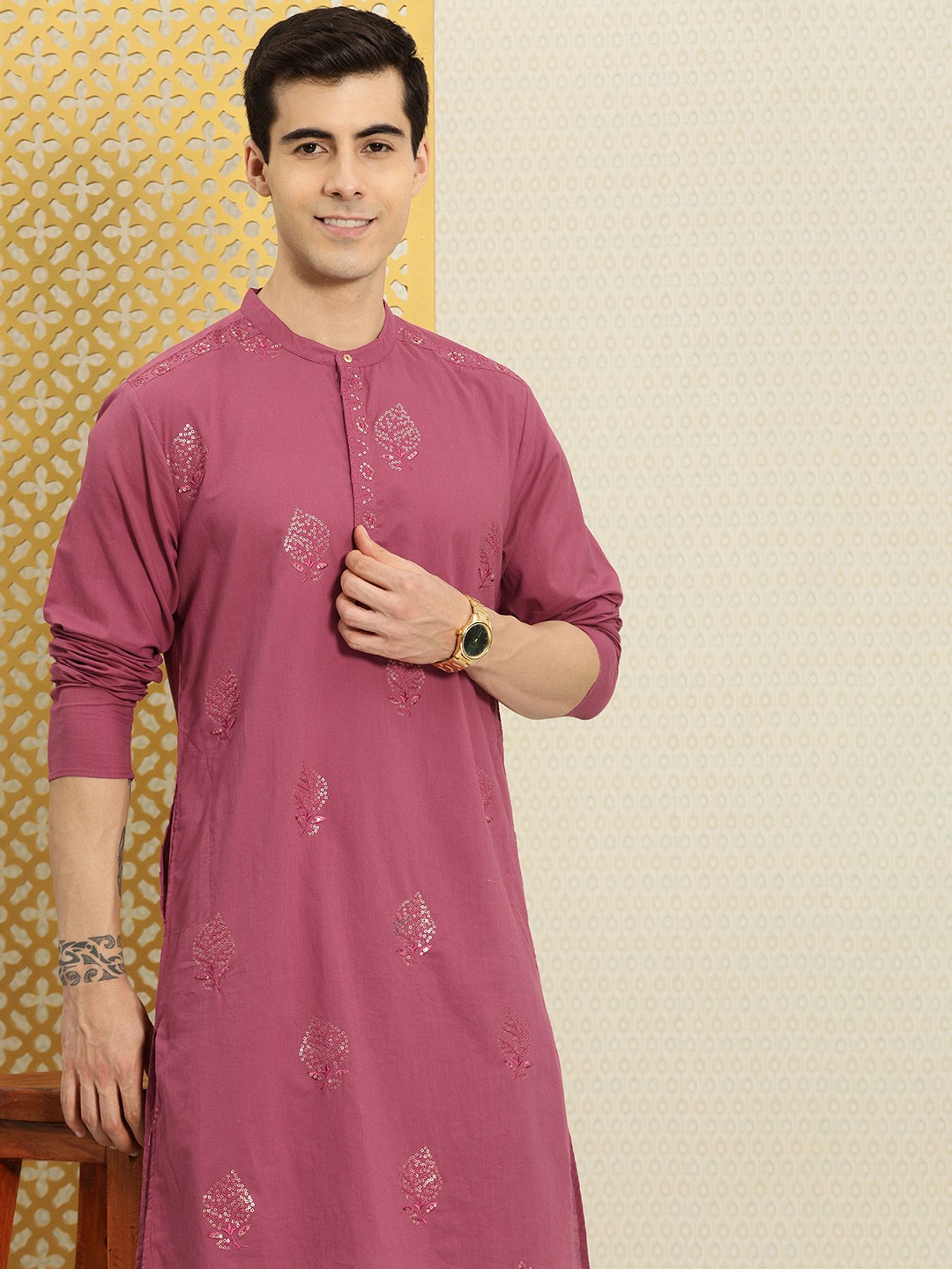 

House of Pataudi Men Mauve Ethnic Motifs Embroidered Jashn Kurta