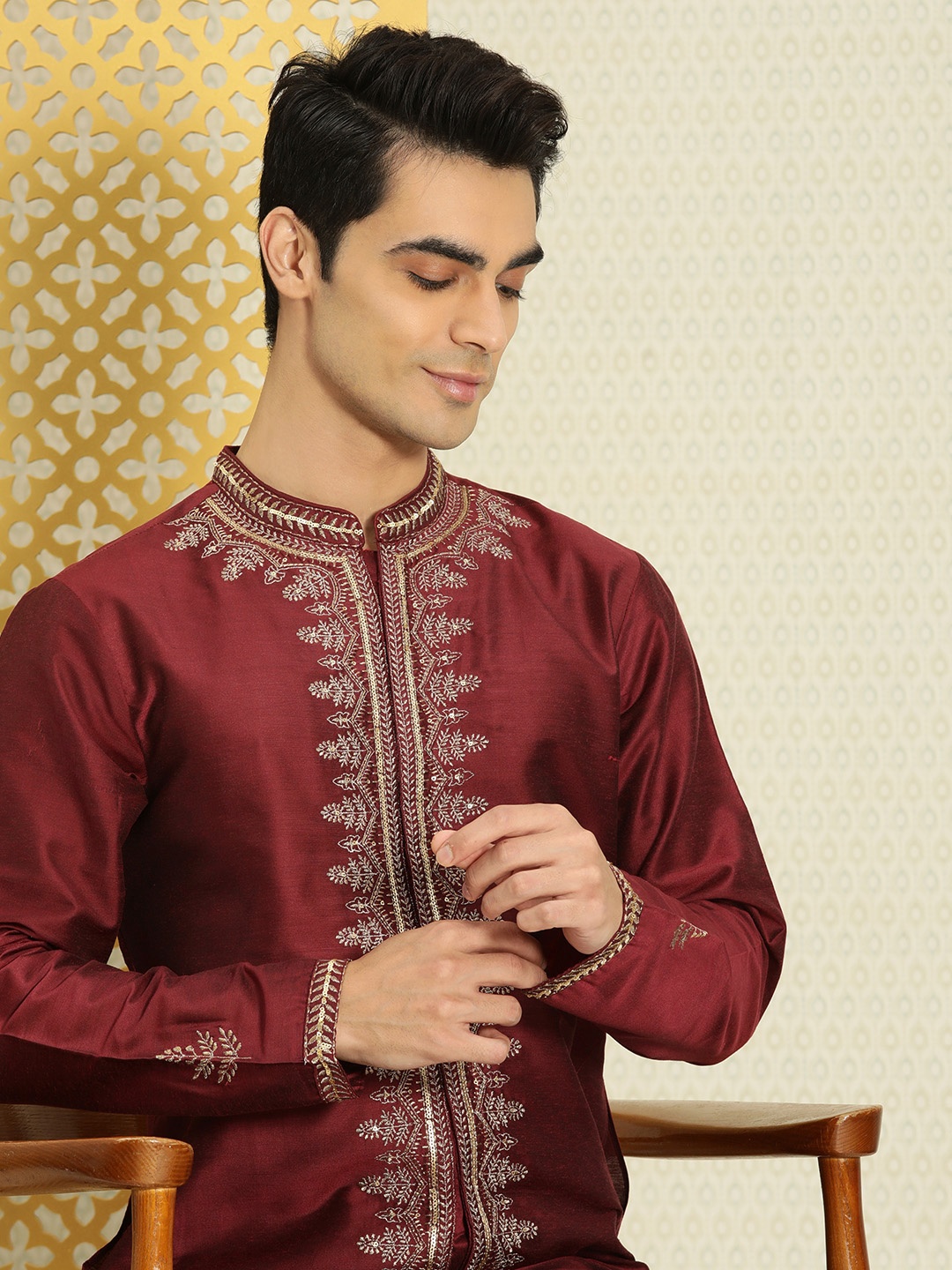

House of Pataudi Men Maroon Ethnic Motifs Embroidered Jashn Kurta