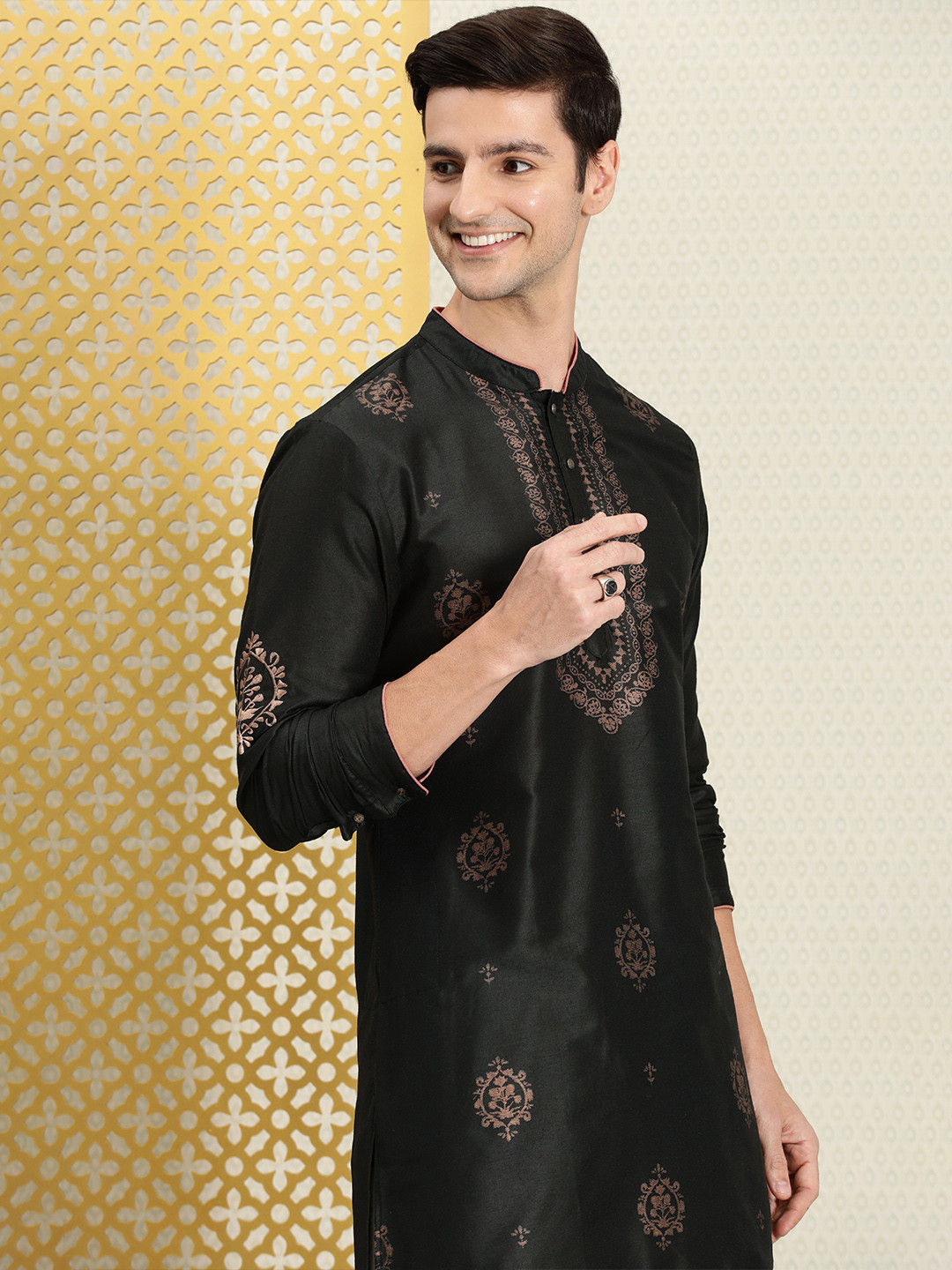 

House of Pataudi Men Black & Brown Ethnic Motifs Jashn Printed Kurta