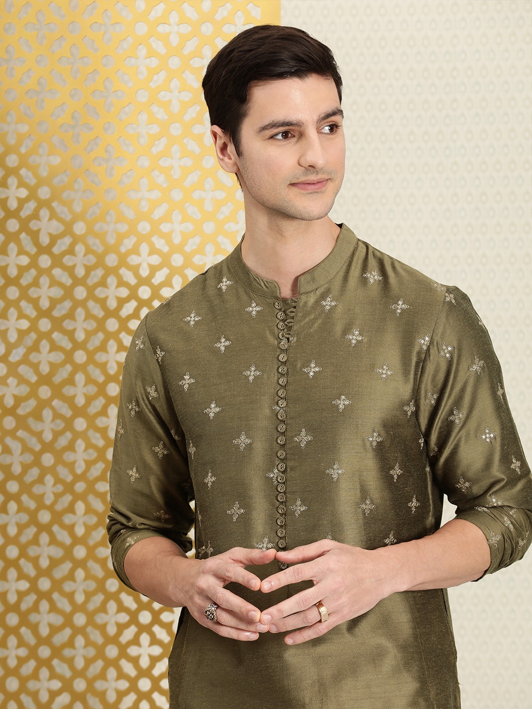 

House of Pataudi Men Olive Green & Gold-Toned Ethnic Motifs Embroidered Kurta