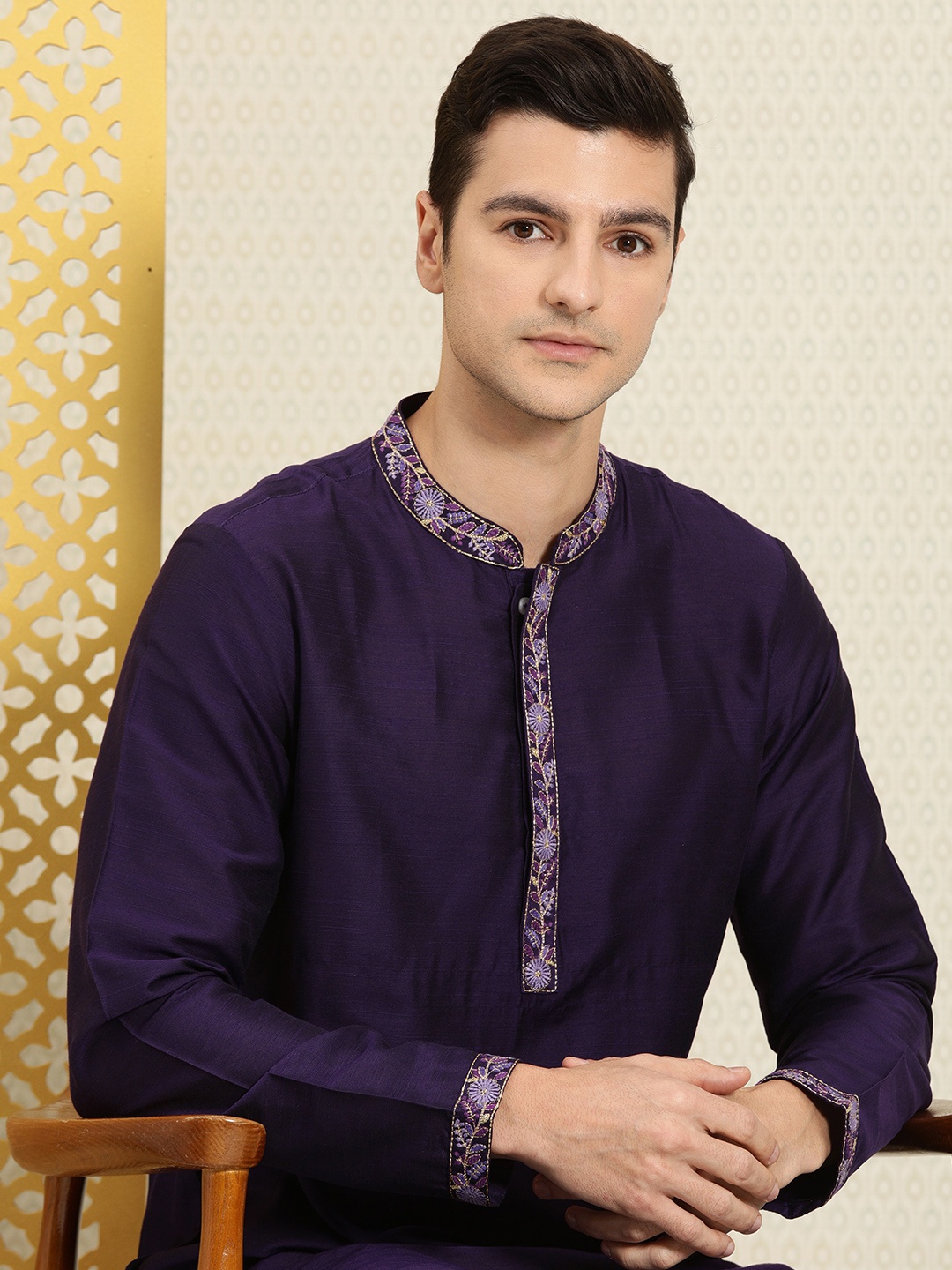 

House of Pataudi Men Violet Solid Thread Work Ethnic Kurta