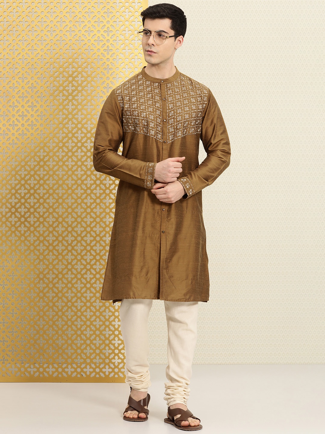 

House of Pataudi Men Yoke Design Jashn Kurta, Brown