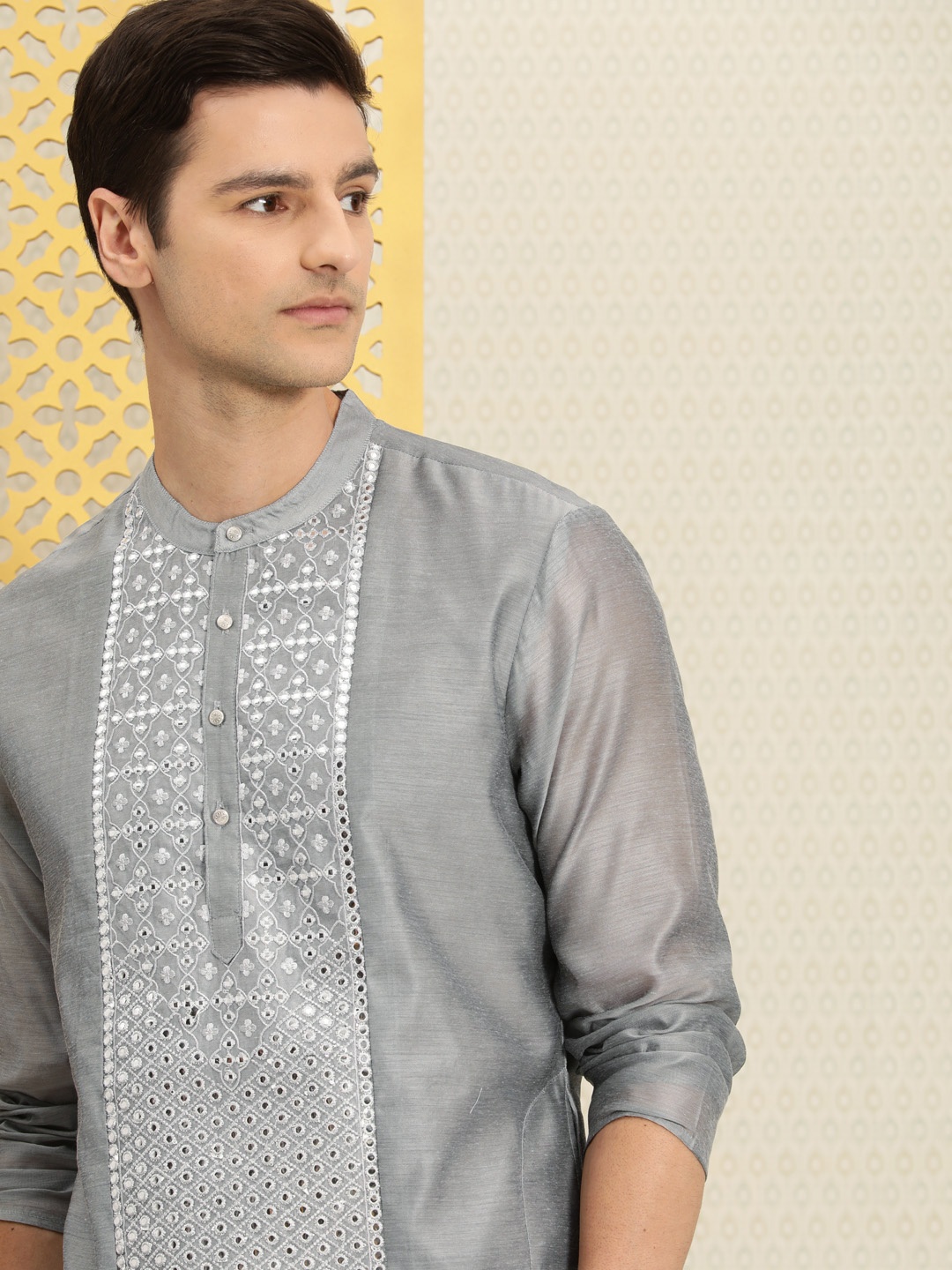 

House of Pataudi Men Grey Mirror Work Festive Kurta