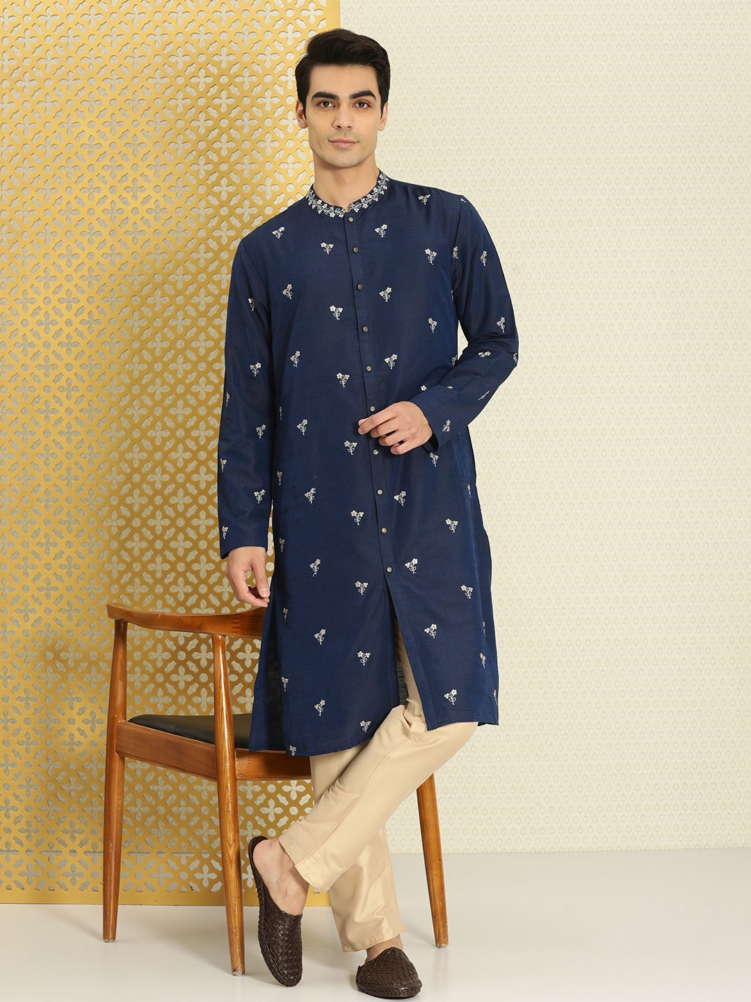 

House of Pataudi Men Navy Blue Ethnic Motifs Woven Design Indigo Jashn Kurta