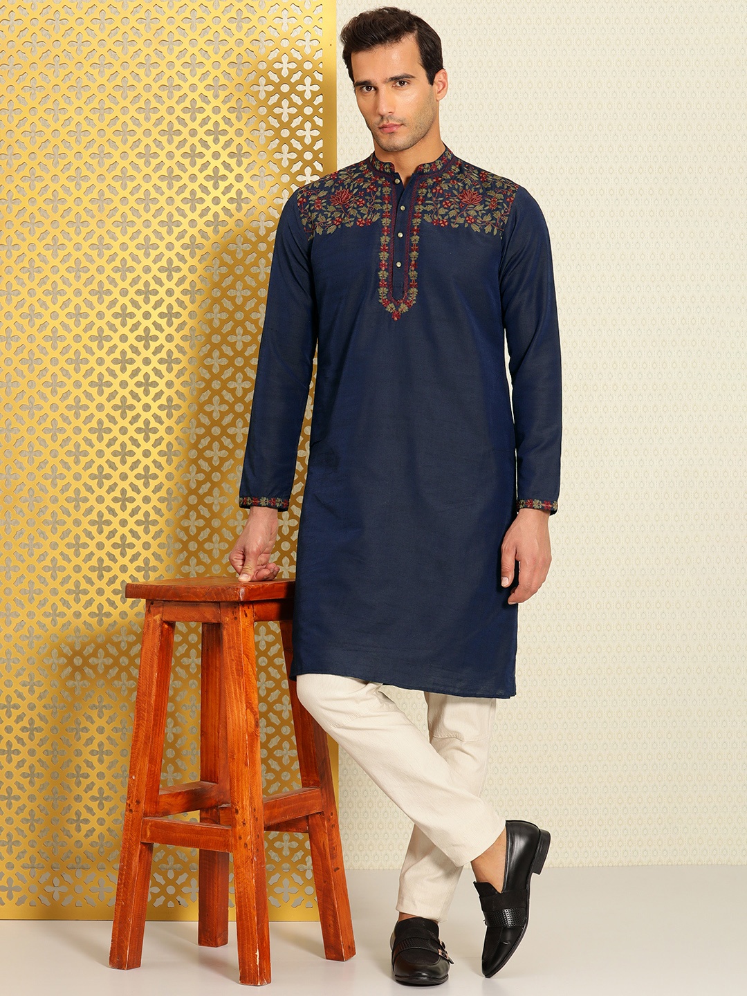 

House of Pataudi Men Ethnic Motifs Yoke Design Thread Work Jashn Kurta, Navy blue
