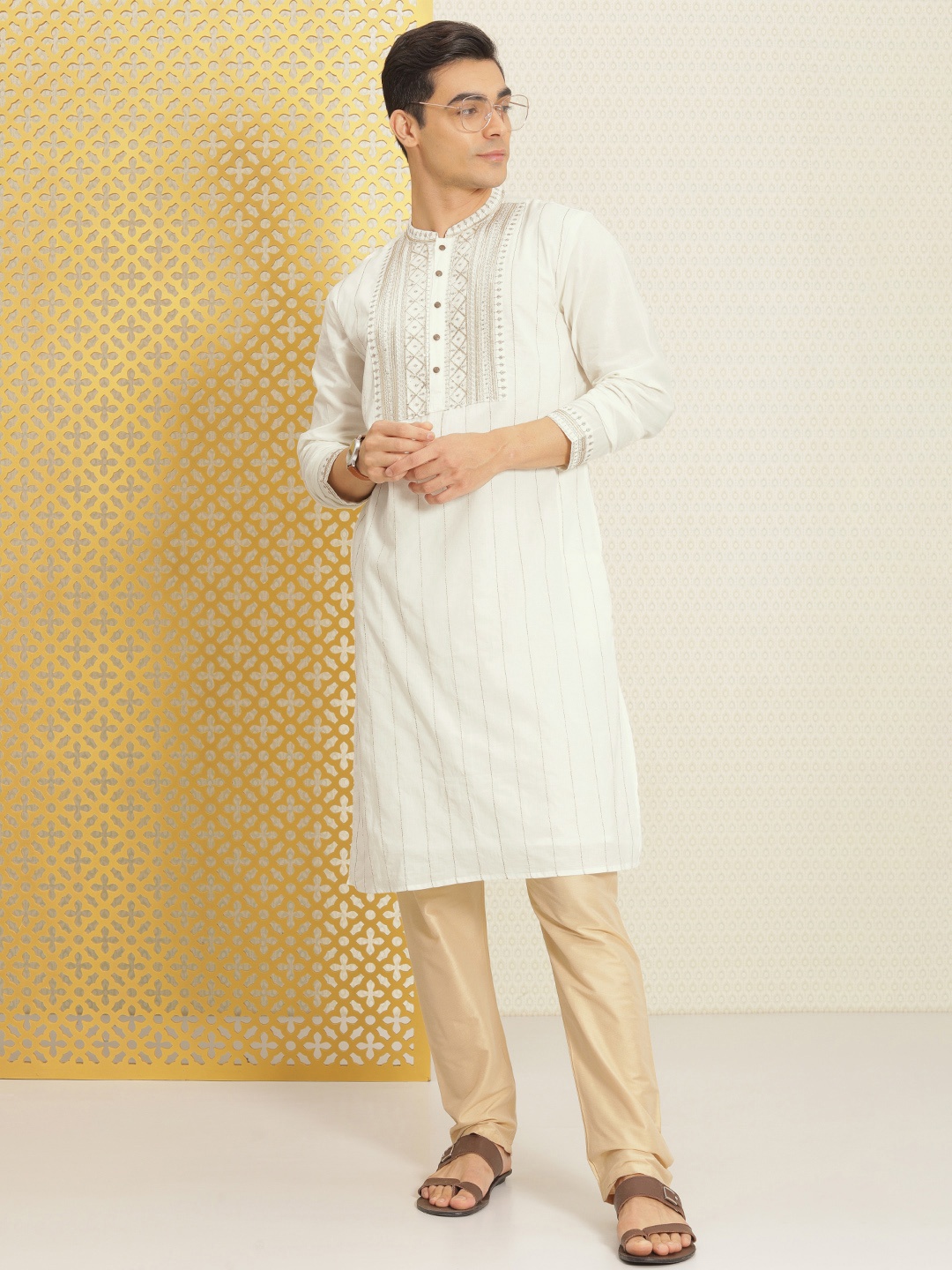 

House of Pataudi Men Off White & Gold-Toned Sequined Woven Design Jashn Kurta