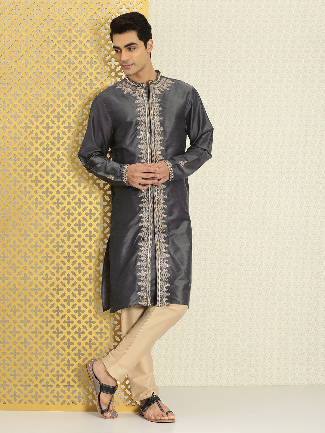 

House of Pataudi Men Grey Ethnic Motifs Woven Design Jashn Kurta