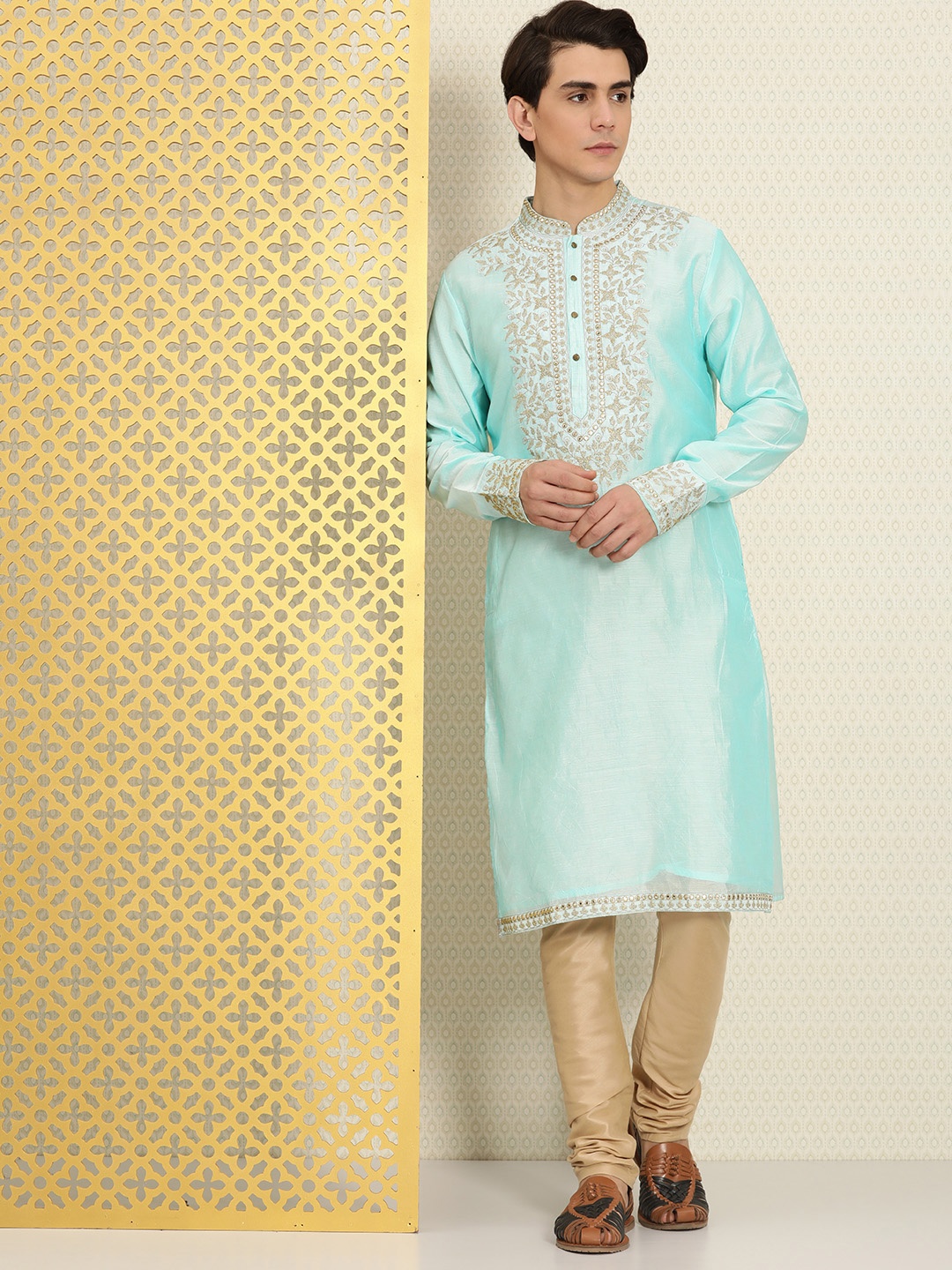 

House of Pataudi Men Yoke Design Jashn Kurta, Turquoise blue