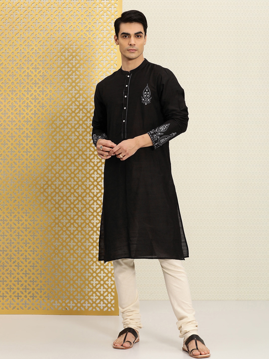 

House of Pataudi Men Black Ethnic Motifs Embroidered Thread Work Jashn Kurta