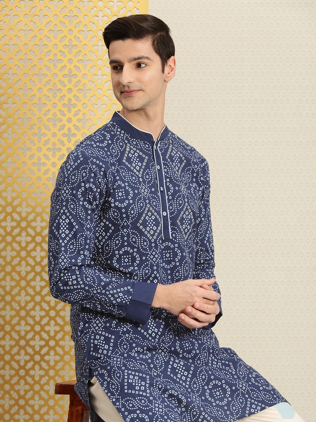 

House of Pataudi Men Navy Blue & White Bandhani Printed Indigo Jashn Kurta