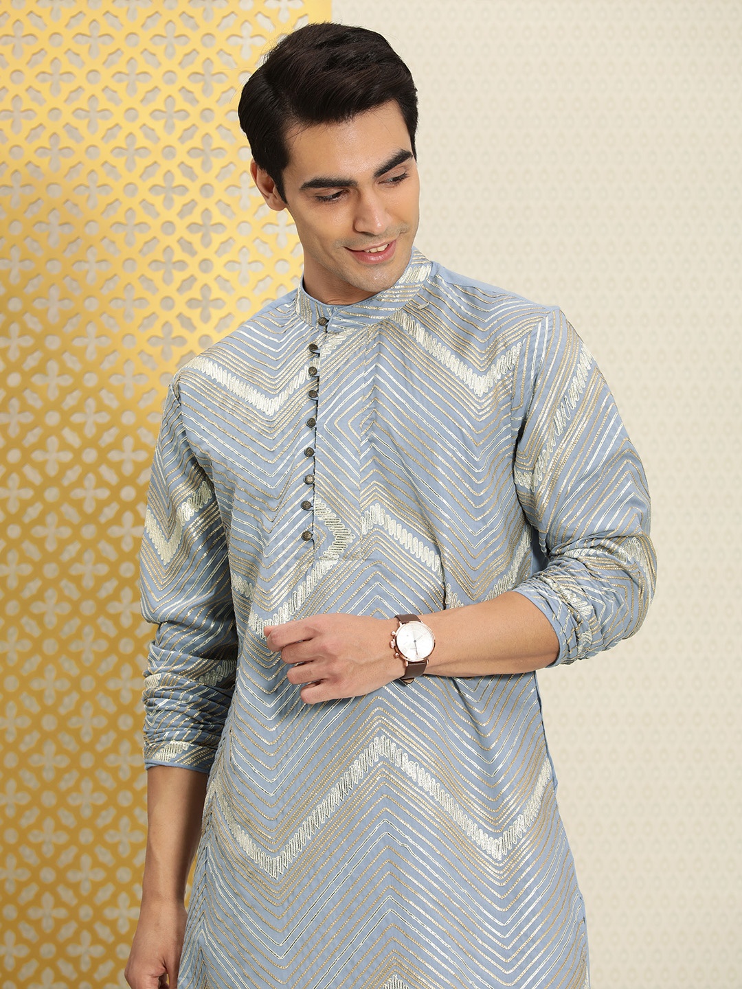 

House of Pataudi Men Jashn Blue Embroidered Kurta