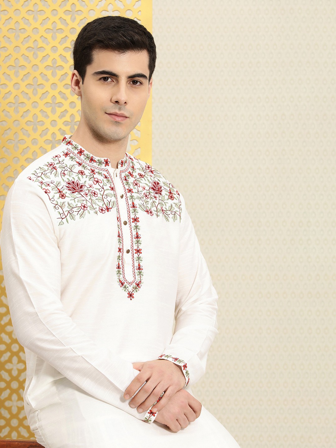 

House of Pataudi Embroidered Floral Thread Work Jashn Cotton Kurta, White