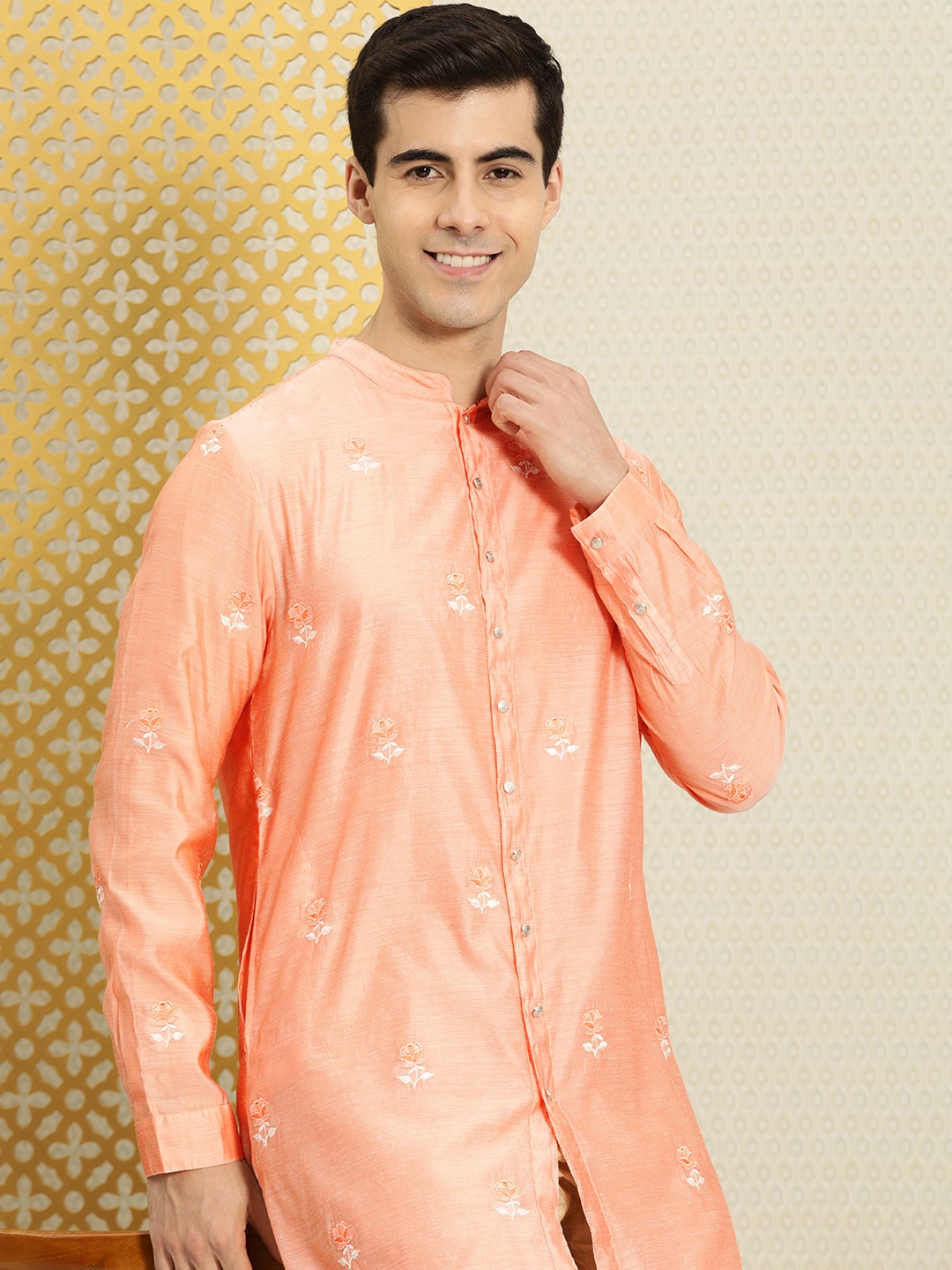 

House of Pataudi Men Peach-Coloured Floral Embroidered A-Line Kurta