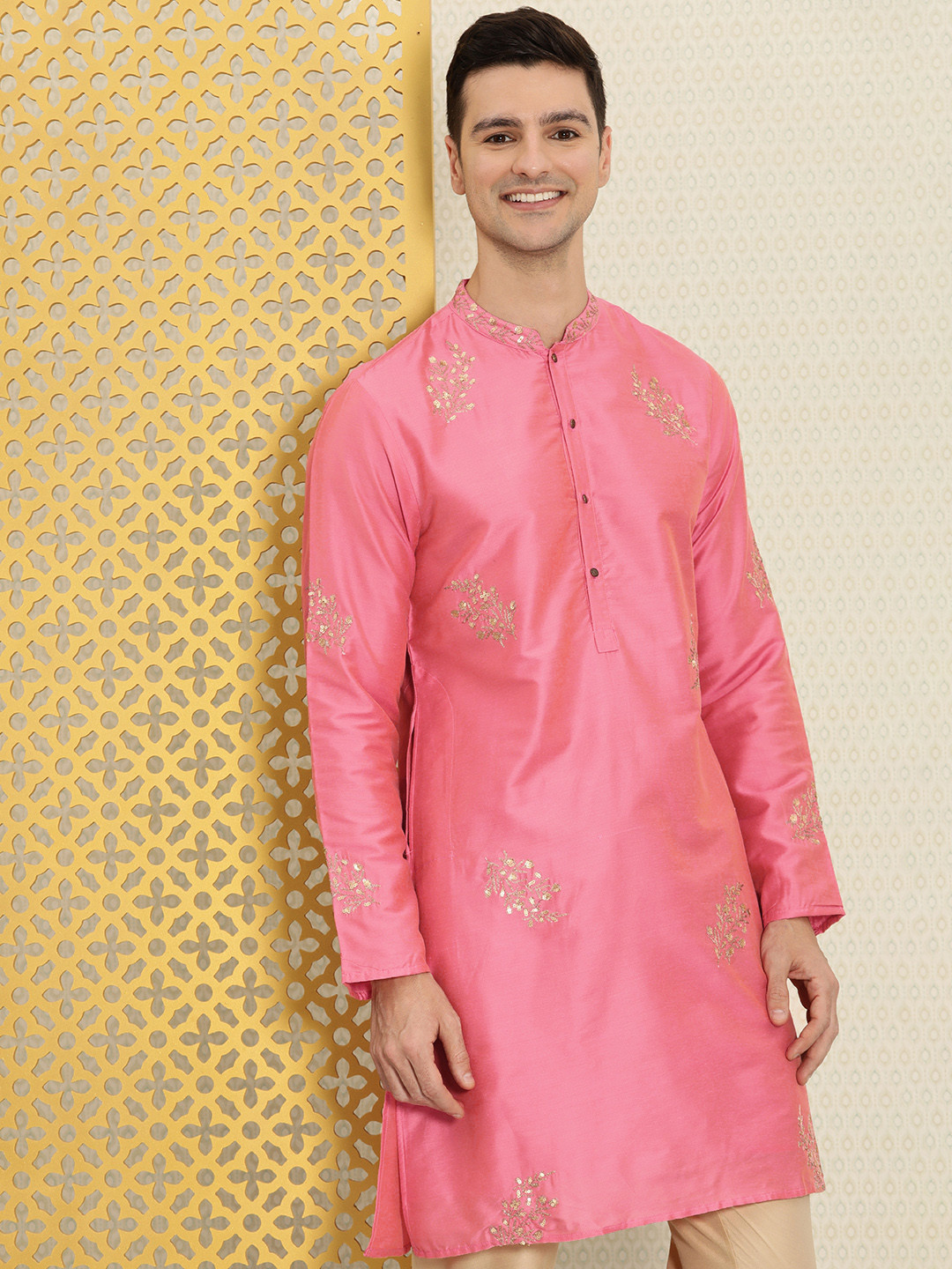 

House of Pataudi Men Pink & Gold-Toned Jashn Straight Kurta