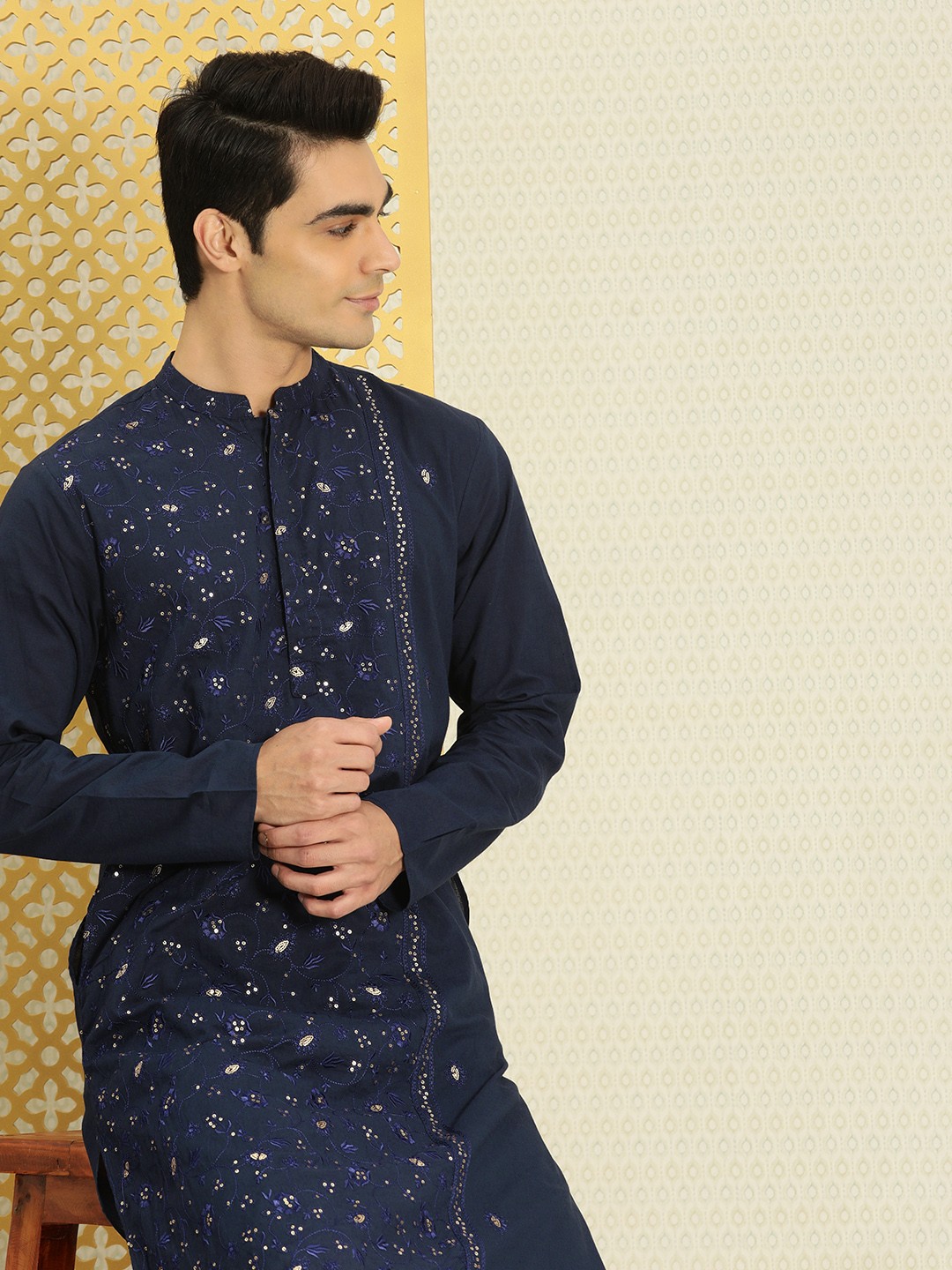 

House of Pataudi Men Navy Blue Ethnic Motifs Embroidered Jashn Kurta
