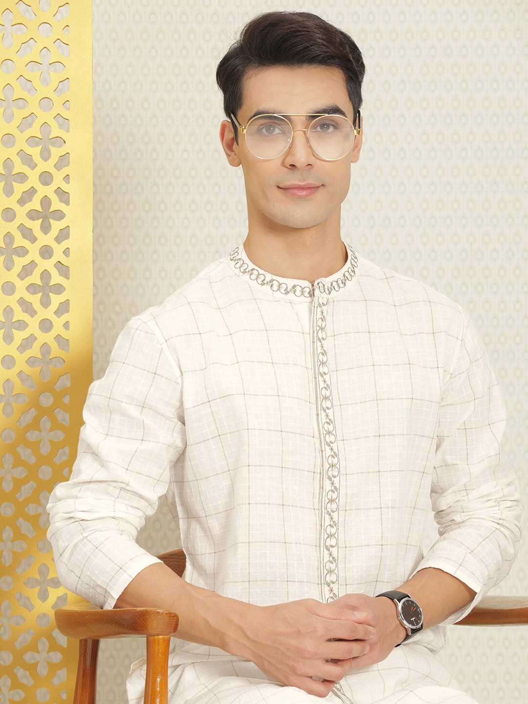 

House of Pataudi Men Off White & Gold-Toned Grid Checked Thread Work Jashn Ethnic Kurta