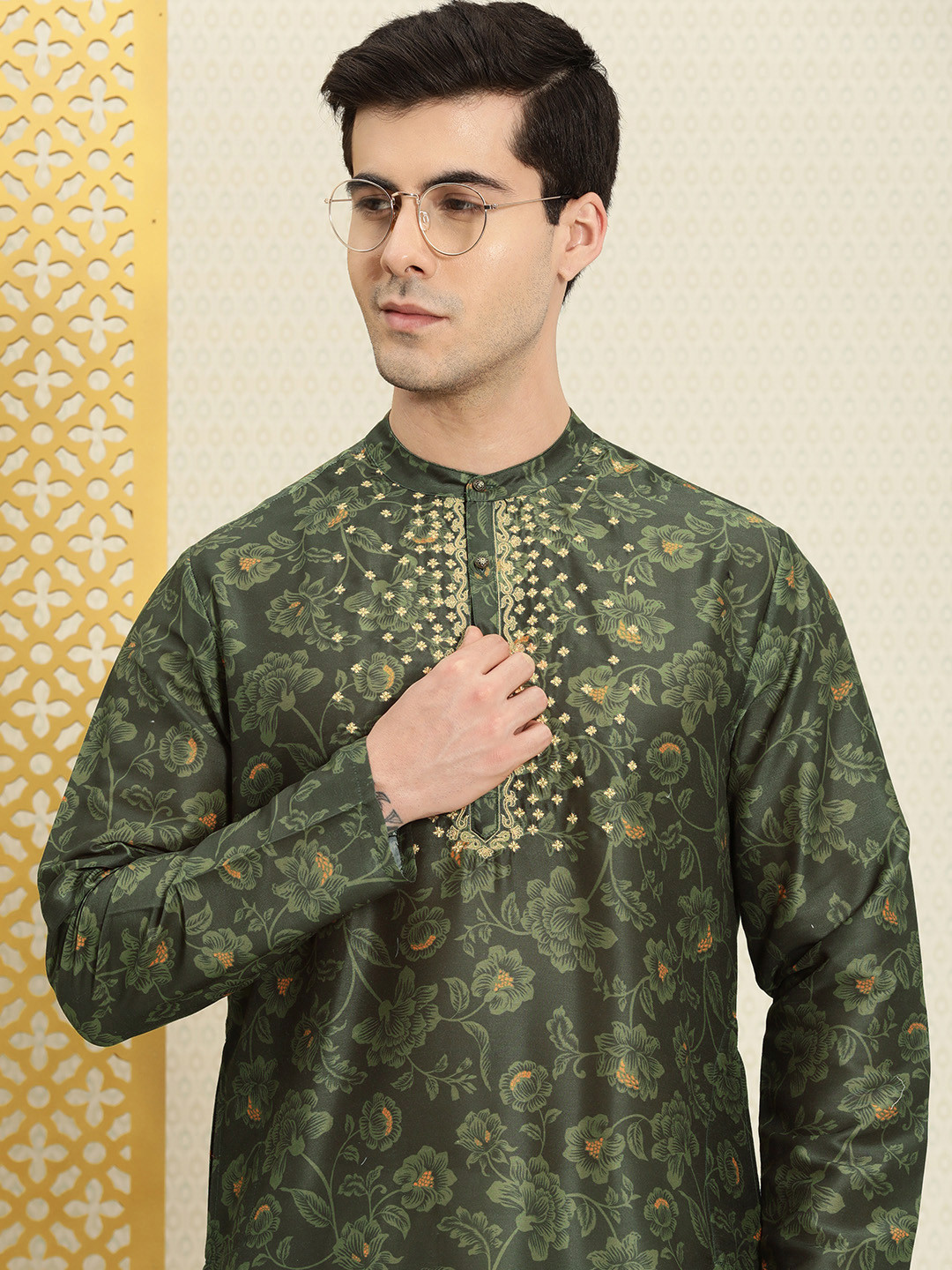 

House of Pataudi Men Floral Yoke Design Thread Work Floral Rozana Kurta, Olive