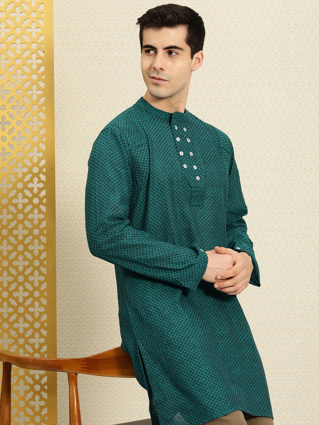 

House of Pataudi Men Green & Blue Woven design Pure Cotton Kurta