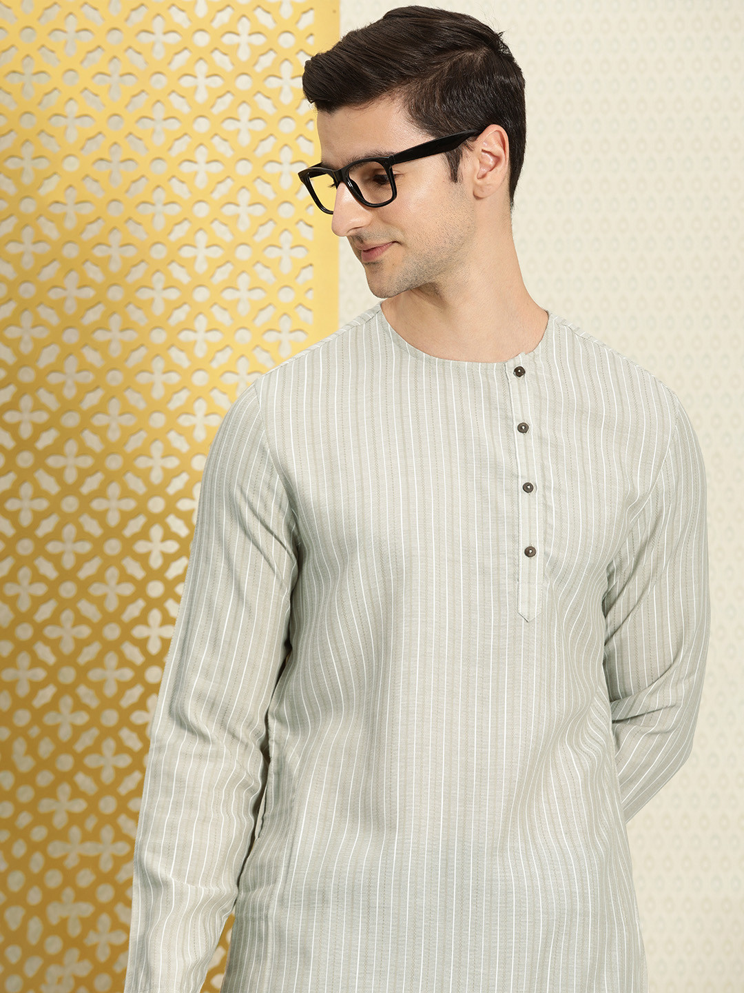 

House of Pataudi Men Grey & White Striped Jashn Straight Kurta