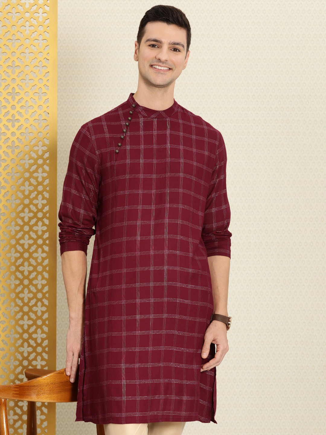 

House of Pataudi Men Maroon Rozana Checked Kurta