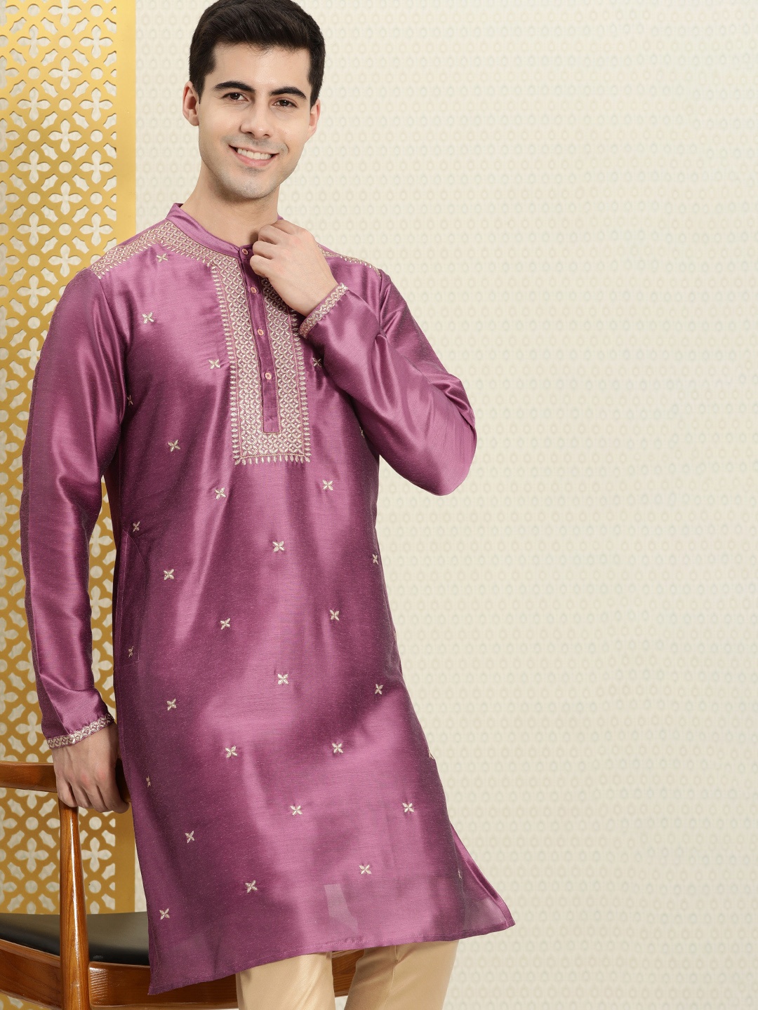 

House of Pataudi Men Ethnic Motifs Yoke Design Rozana Kurta, Purple