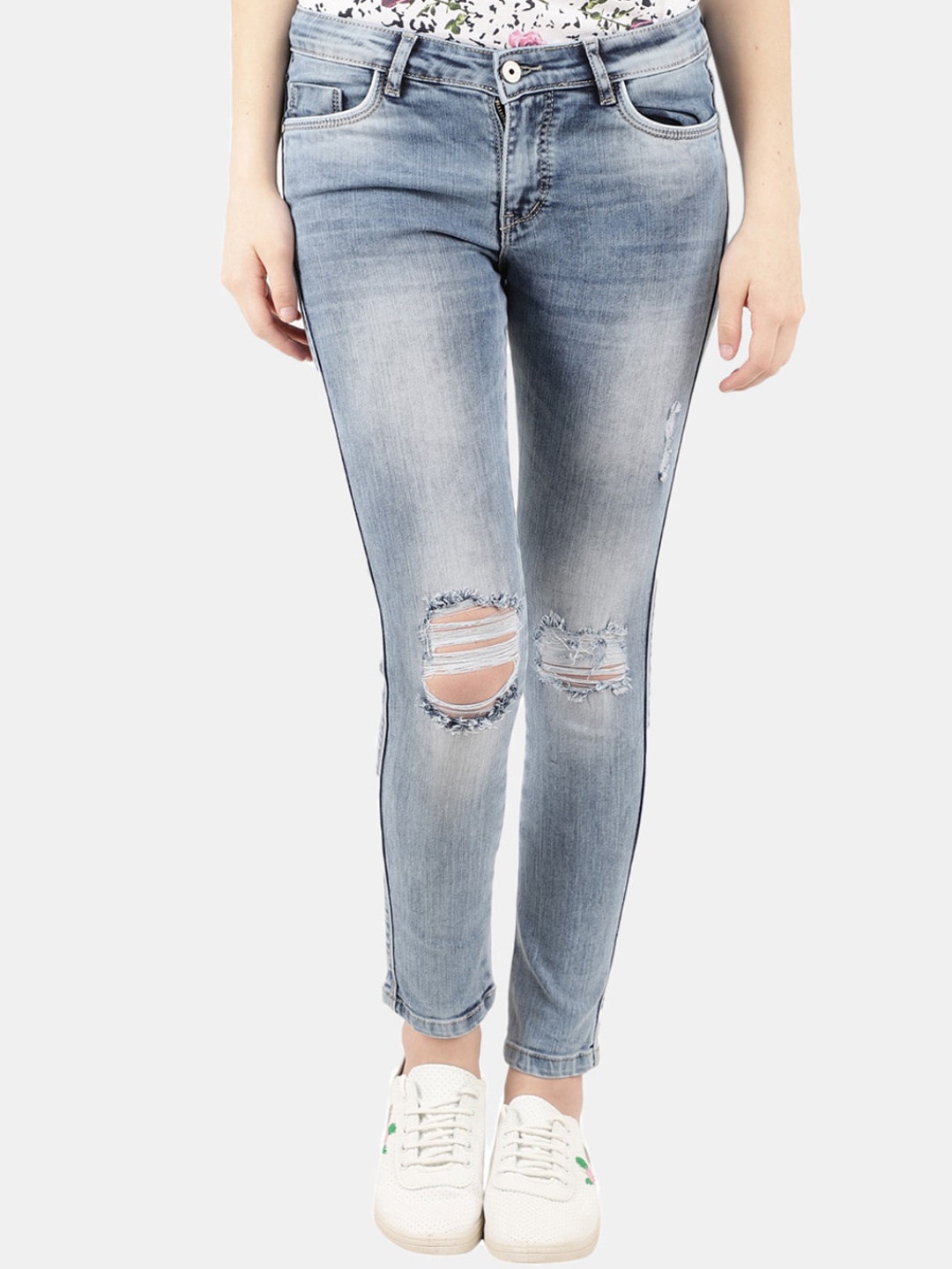 

V-Mart Women Blue Mildly Distressed Heavy Fade Jeans