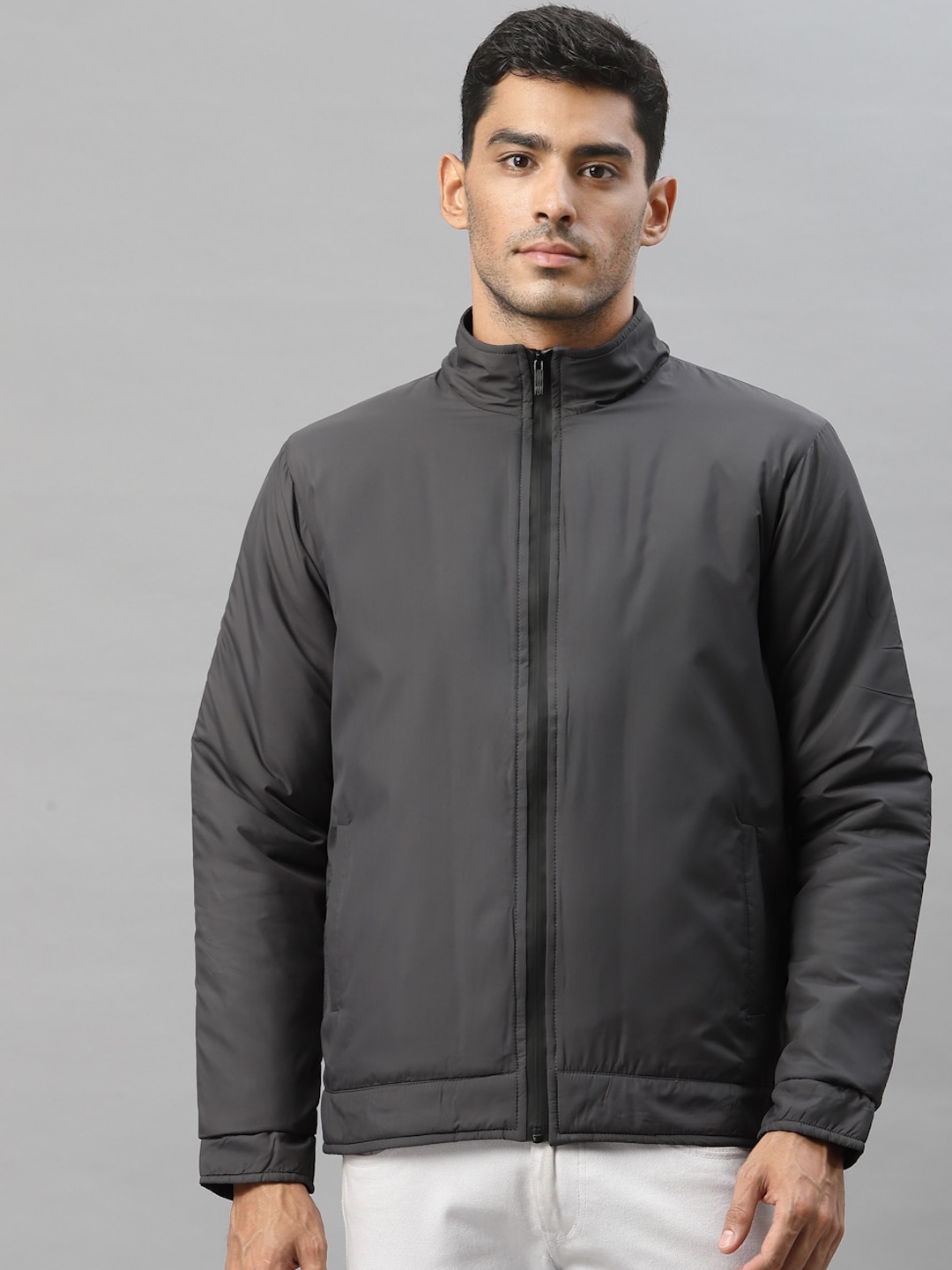 

Style Quotient Men Grey Solid Sporty Jacket