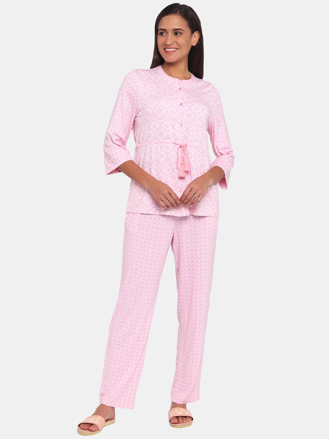 

Zivame Women Pink & White Geometric Printed Night suit