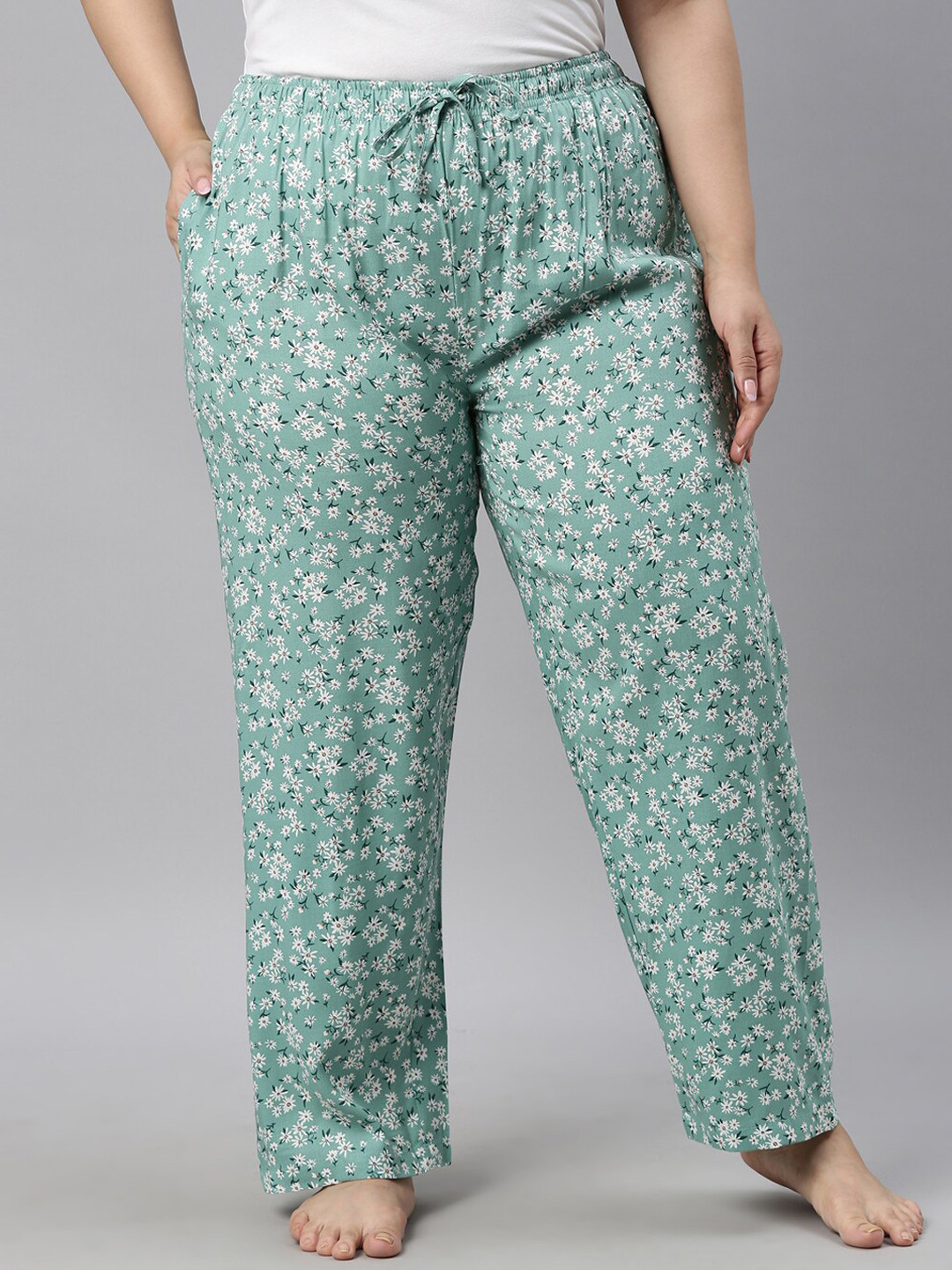 

Go Colors Plus Size Women Green Floral Printed Lounge Pants