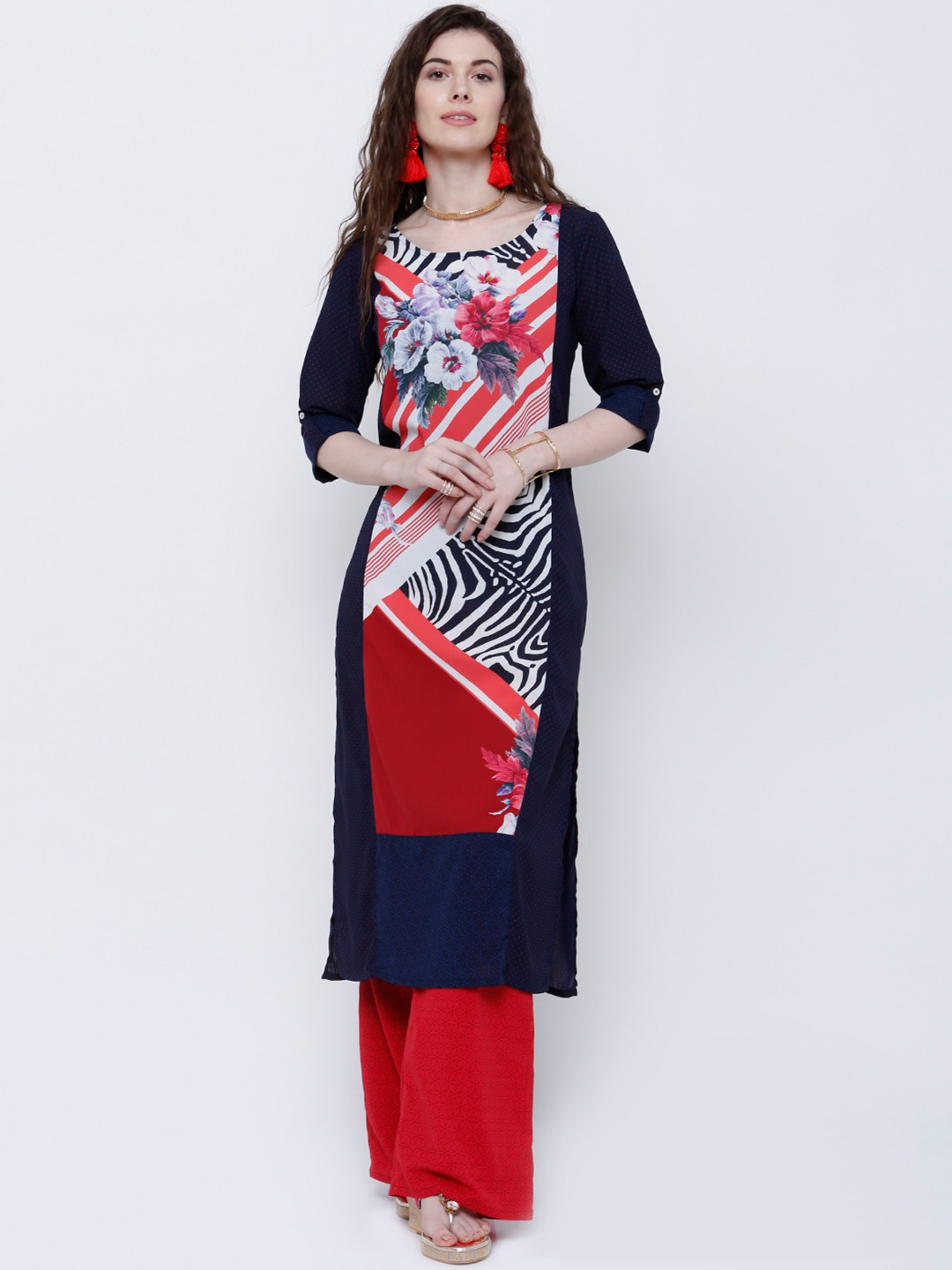 

Vishudh Women Navy Printed Straight Kurta, Navy blue