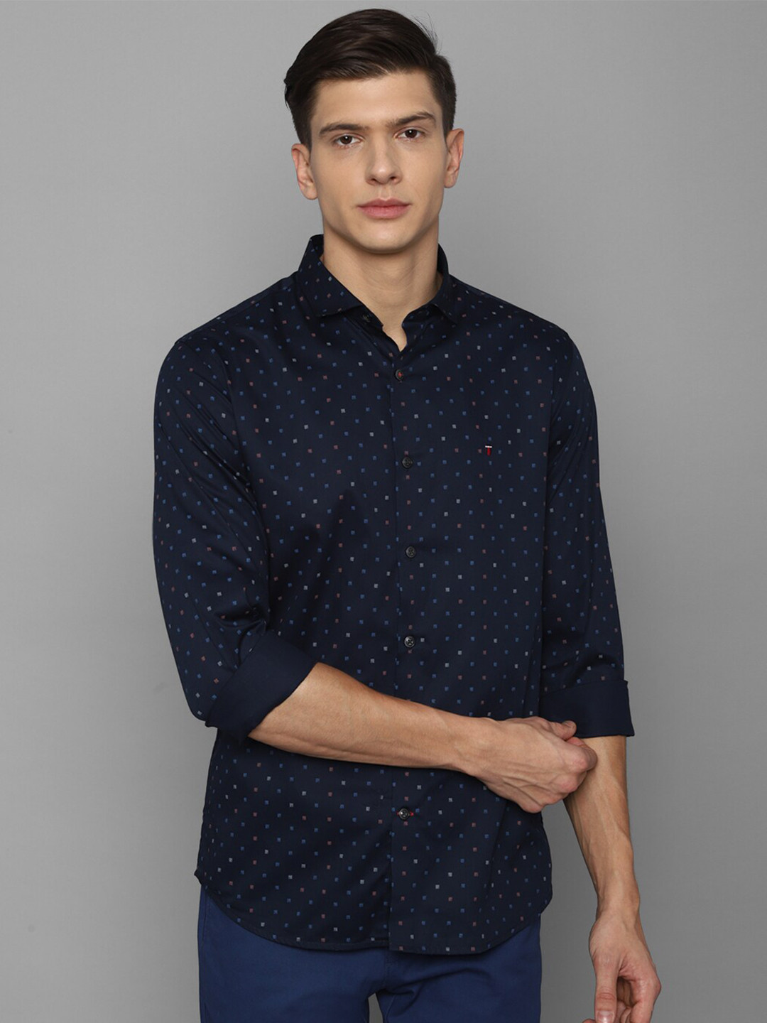 

Louis Philippe Sport Men Navy Blue Slim Fit Printed Pure Cotton Casual Shirt
