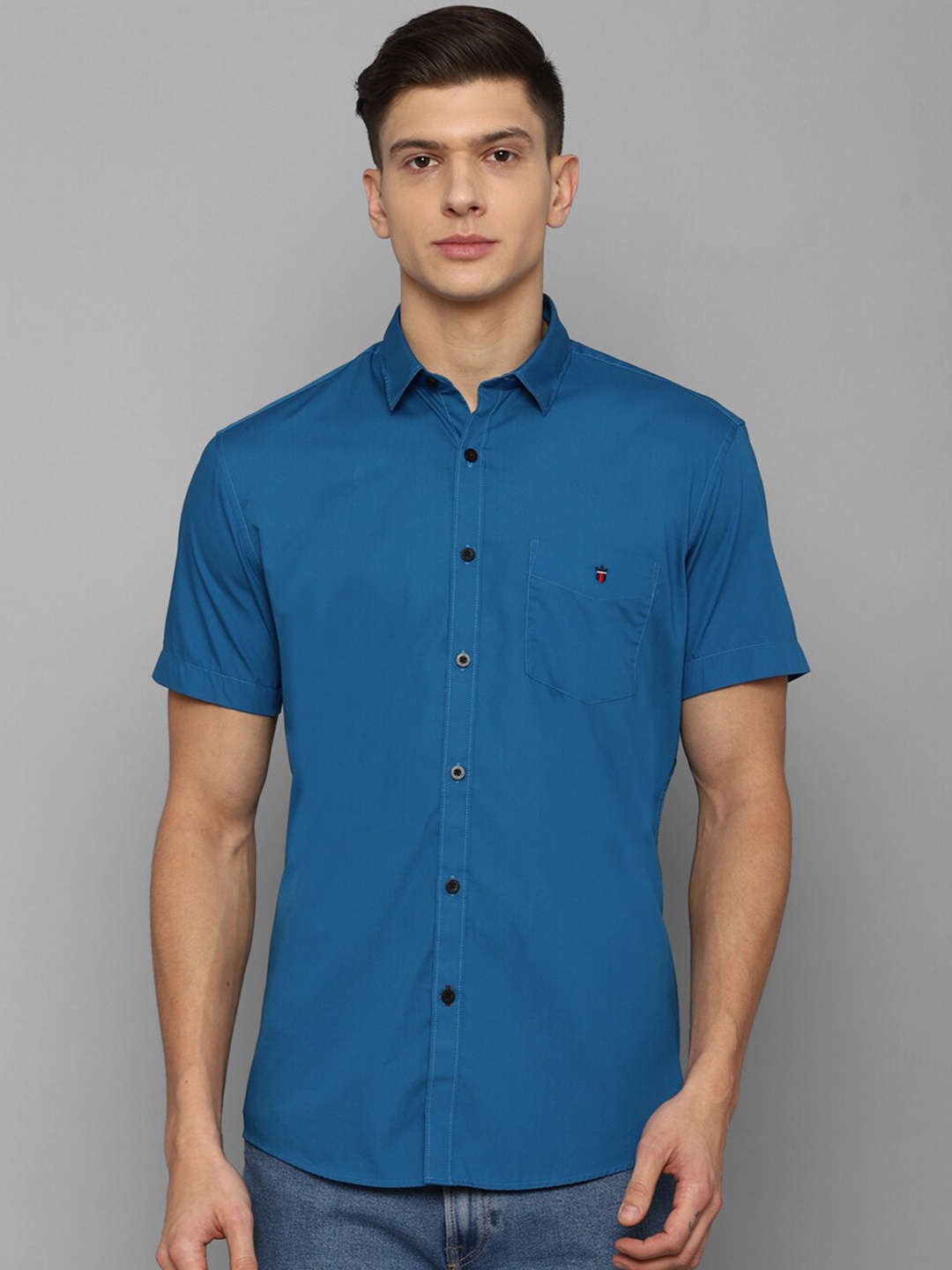 

Louis Philippe Sport Men Blue Slim Fit Casual Shirt
