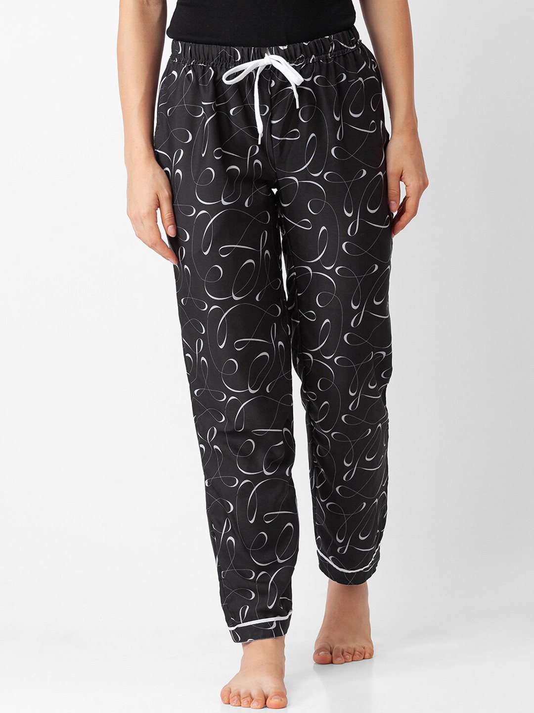 

NOIRA Women Black & White Printed Lounge Pants