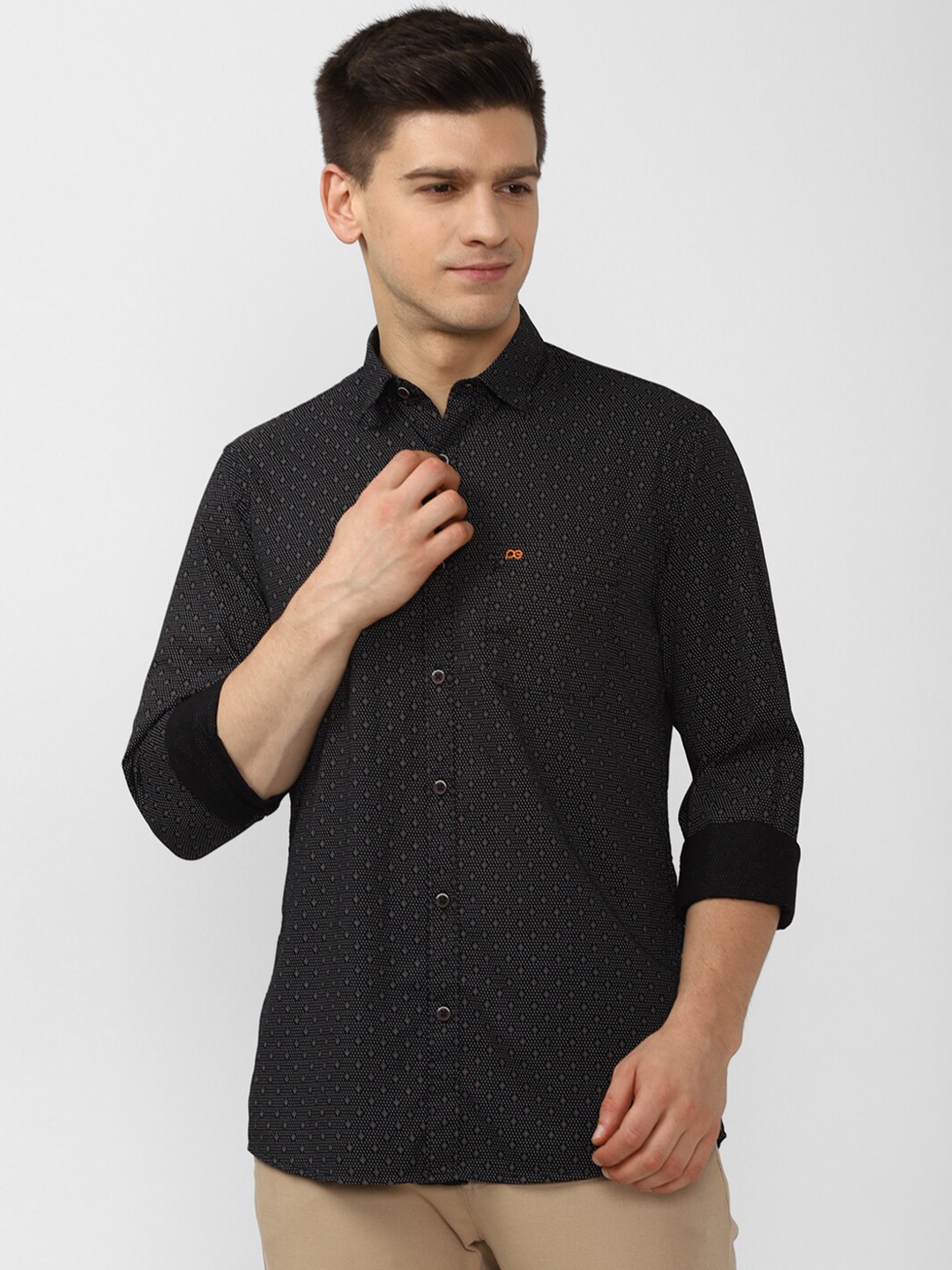 

Peter England Casuals Men Black Slim Fit Printed Casual Shirt