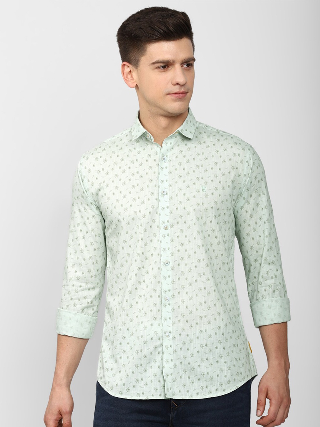 

V Dot Men Green Slim Fit Printed Casual Shirt