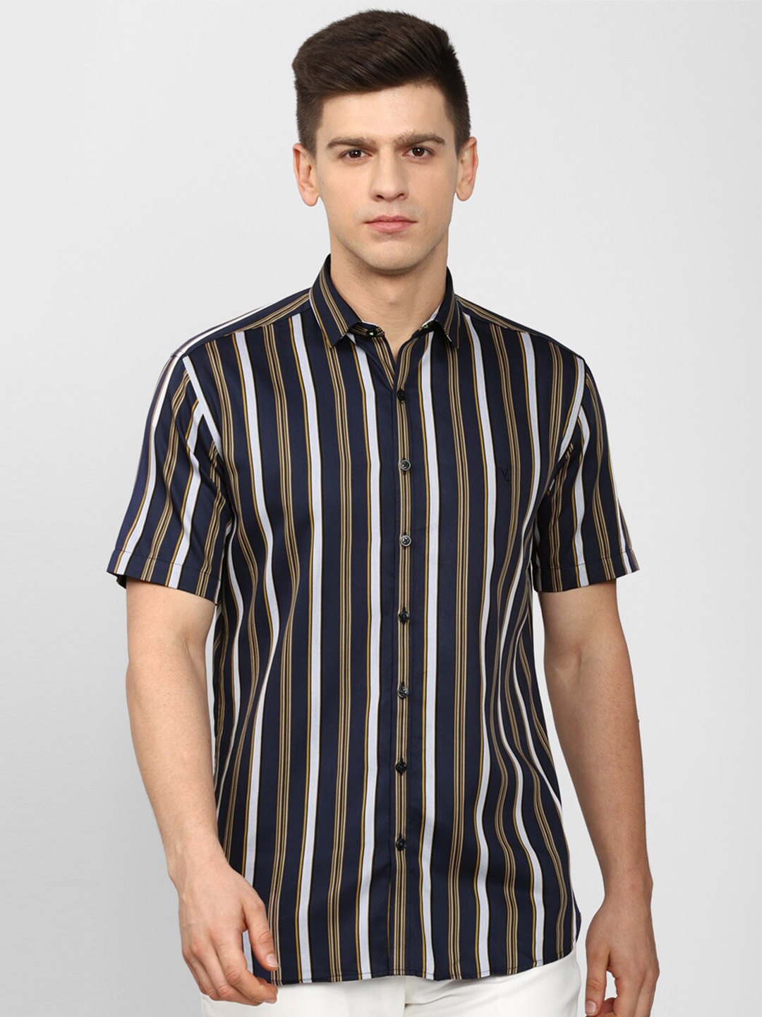 

V Dot Men Navy Blue Slim Fit Striped Casual Shirt
