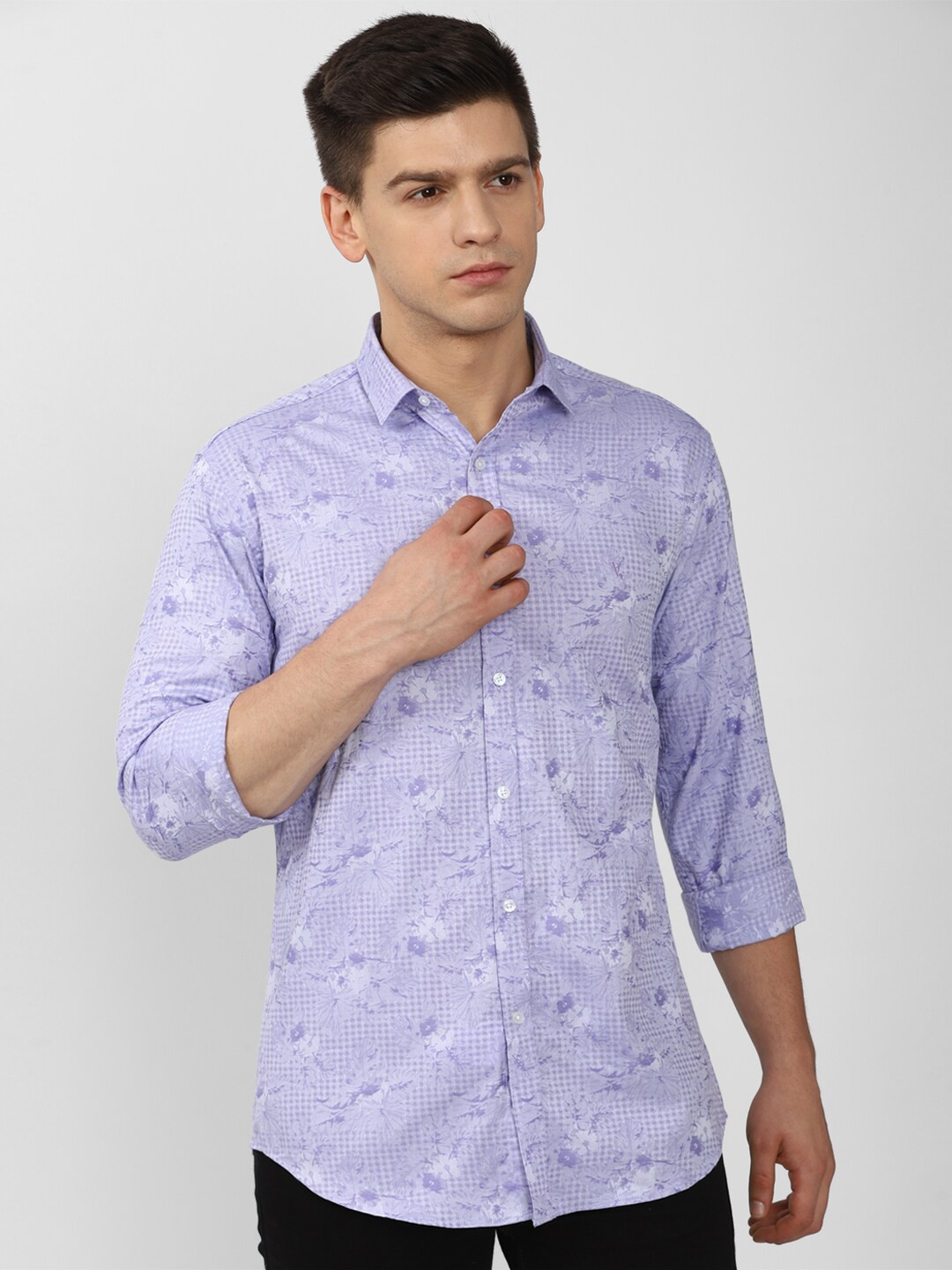 

V Dot Men Purple Slim Fit Floral Printed Casual Shirt