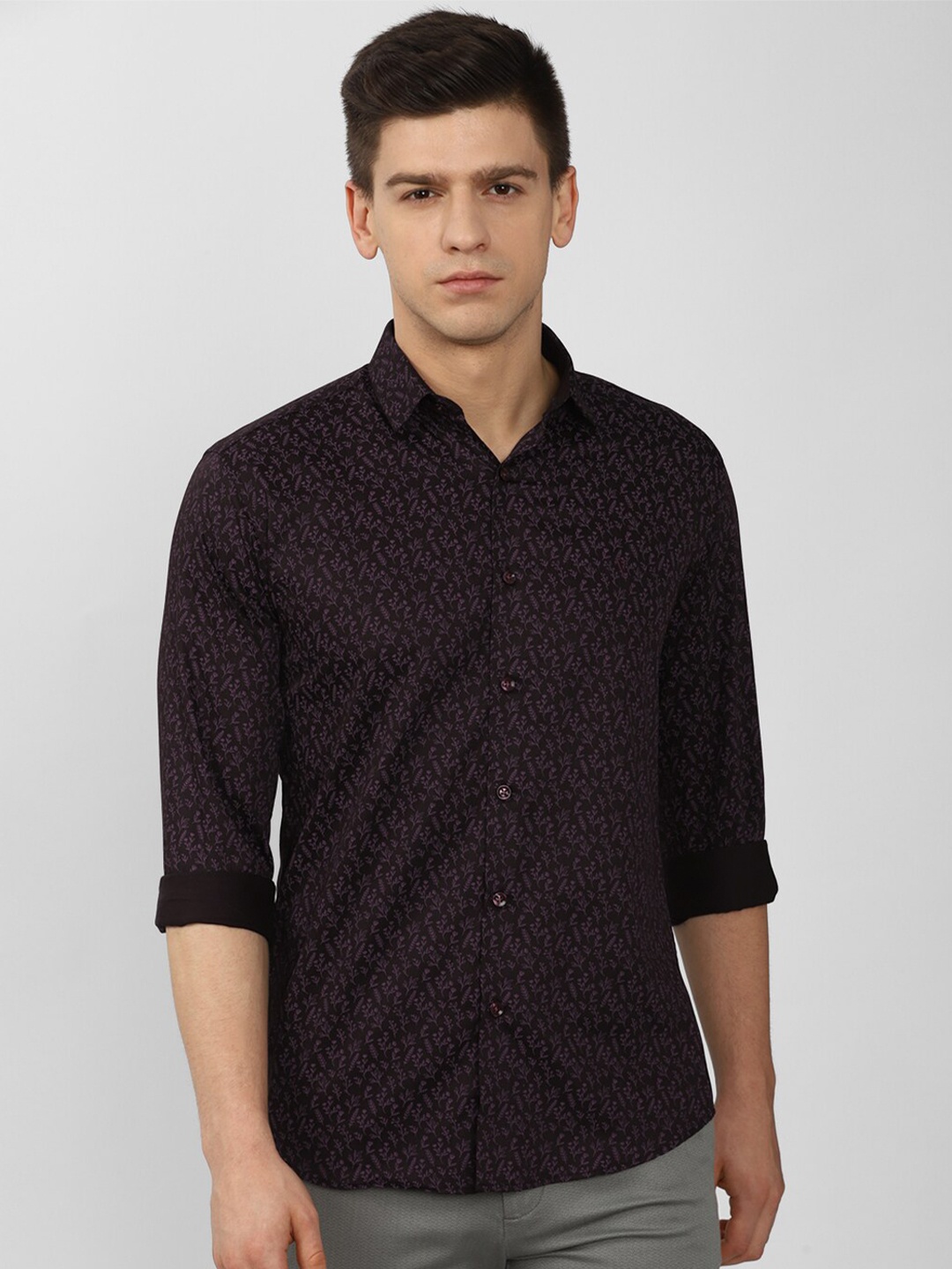 

V Dot Men Maroon Slim Fit Printed Pure Cotton Casual Shirt