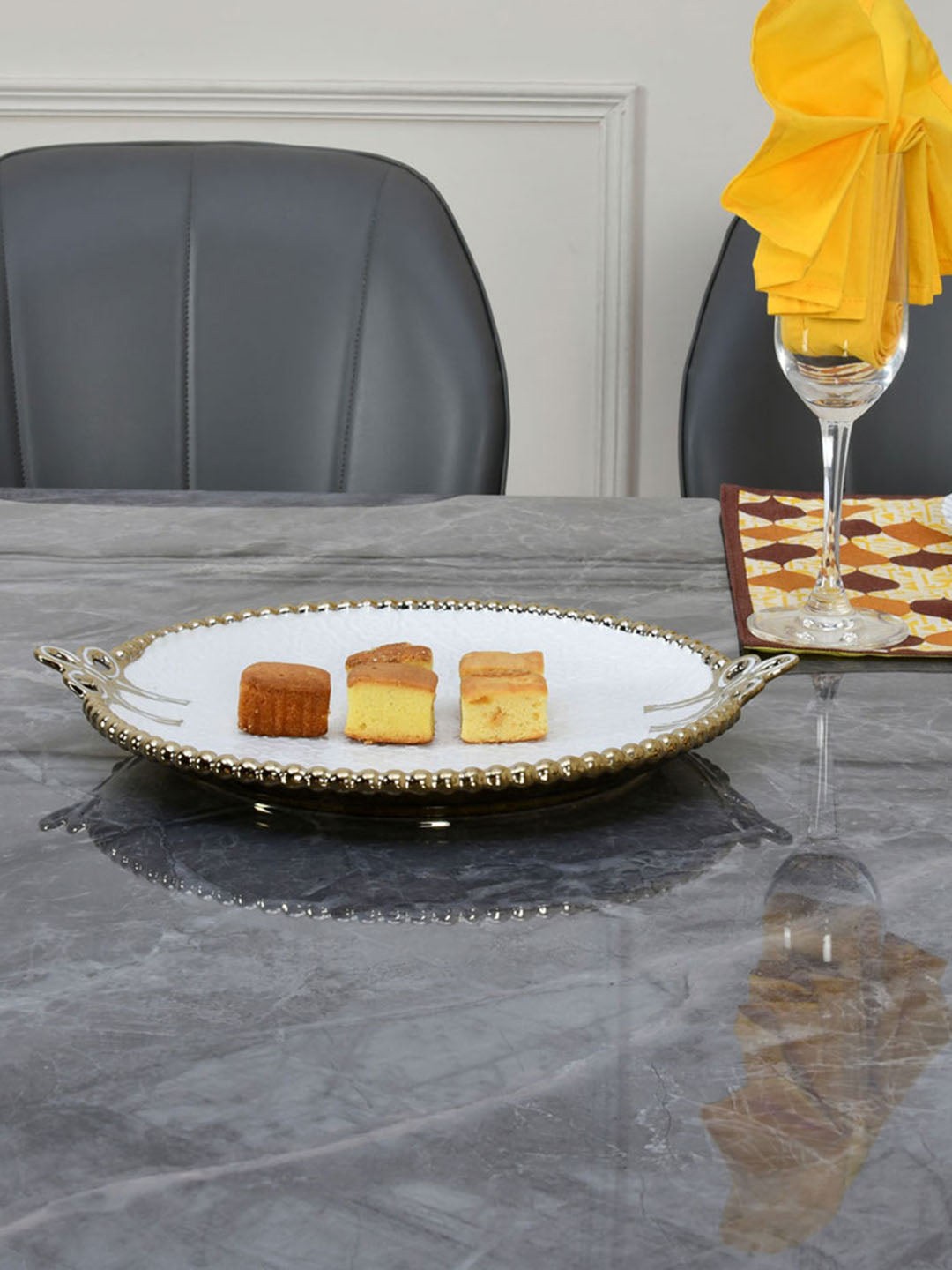 

Athome by Nilkamal White & Gold Textured Decorative Bowls