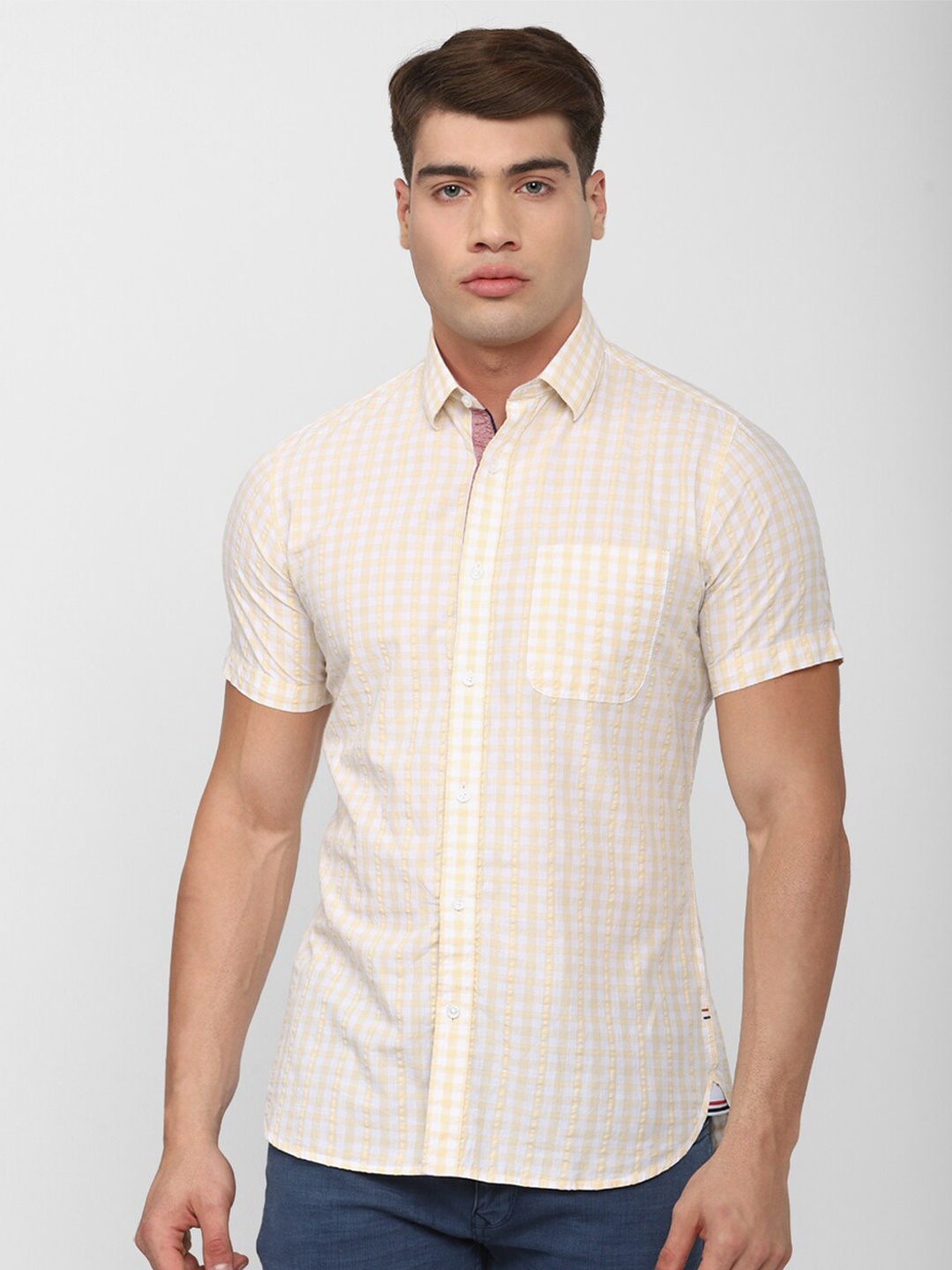 

Van Heusen Sport Men Cream-Coloured Slim Fit Gingham Checked Casual Short sSleeve Shirt