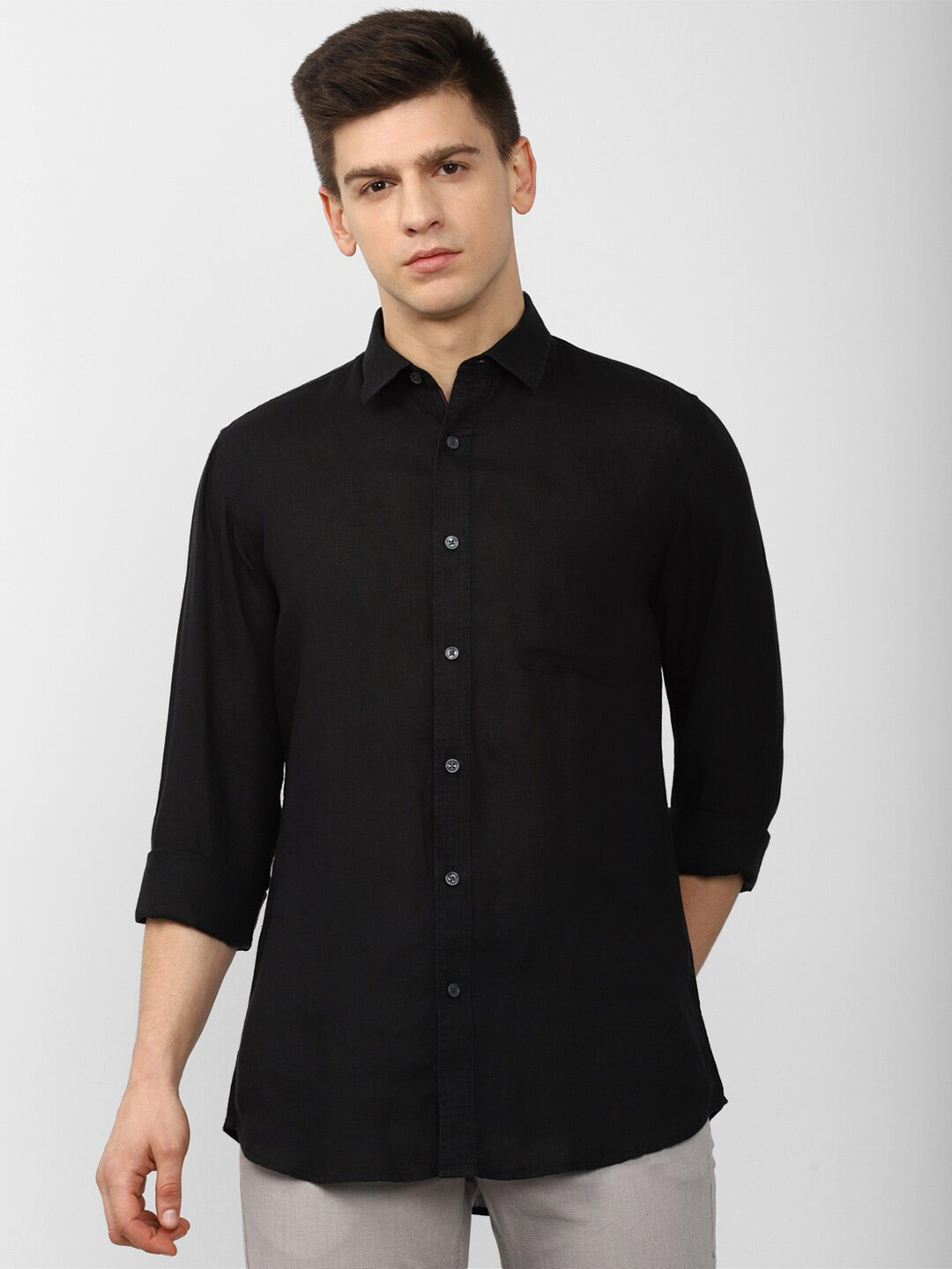 

Van Heusen Sport Men Black Solid Slim Fit Casual Shirt