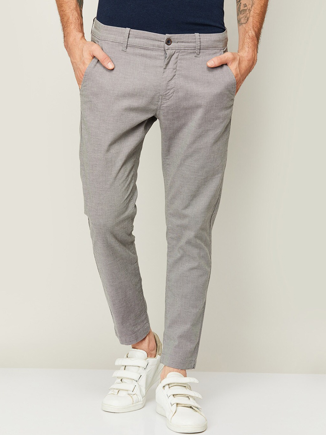 

CODE by Lifestyle Men Grey Tapered Fit Chambray Chinos Cotton Trousers