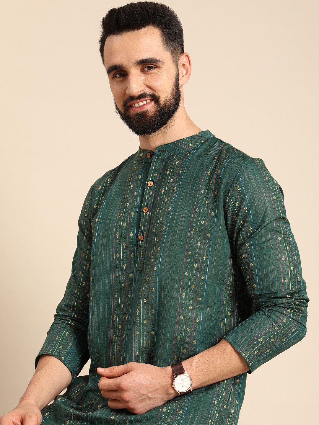 

Anouk Men Green & Gold-Toned Striped Thread Work Straight Short Kurta