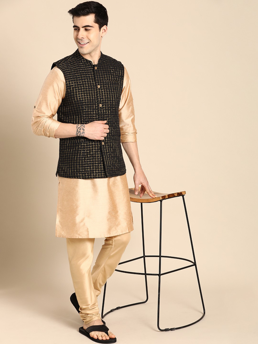 

Anouk Men Black & Gold-Toned Checked Pure Cotton Nehru Jacket