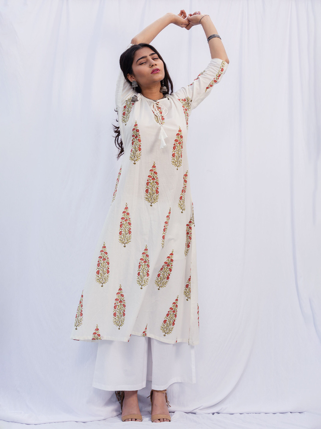 

SHRINKHLA Womens Off White & Red Ethnic Motifs Printed Pure Cotton Handloom Kurti